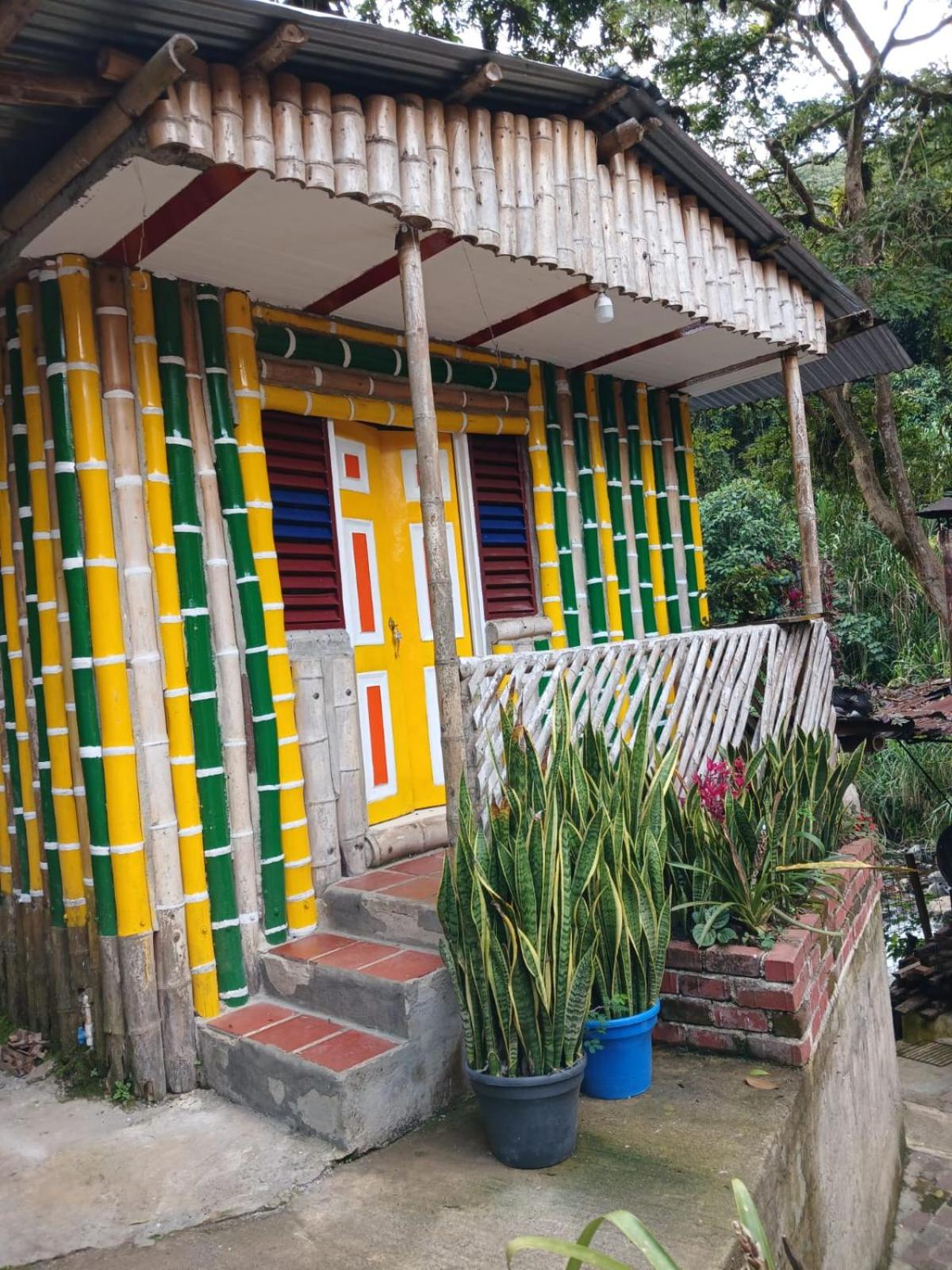 Eco Hostal La Batea De Los Colibries