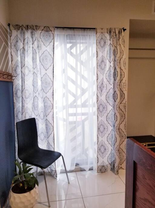 Moderna habitación/baño privada