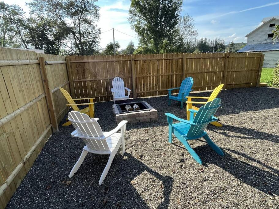 5 Bed 3 bath Apt Near Jiminy Peak Berkshires view 2