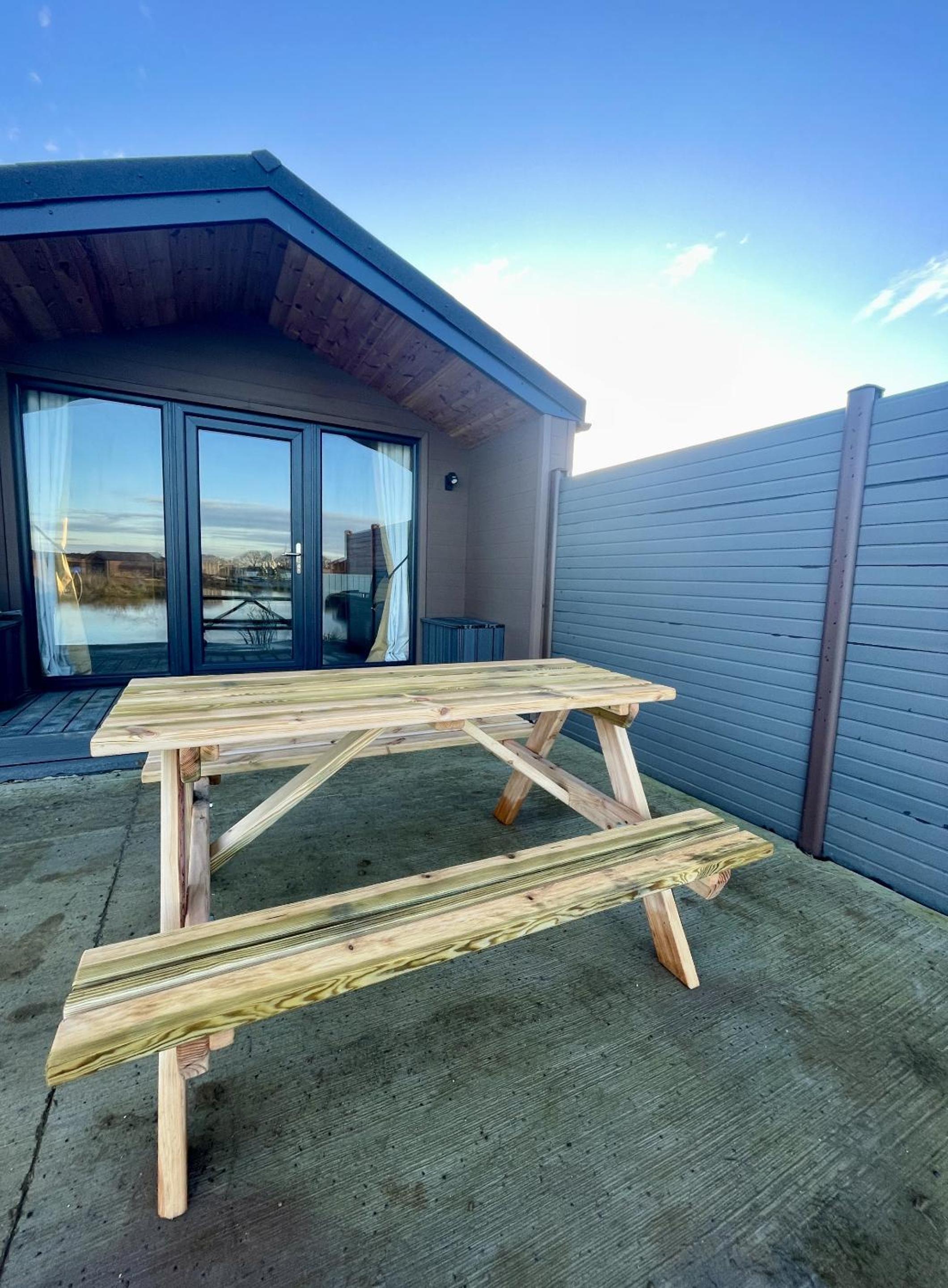 Lakeside Fishing Retreats