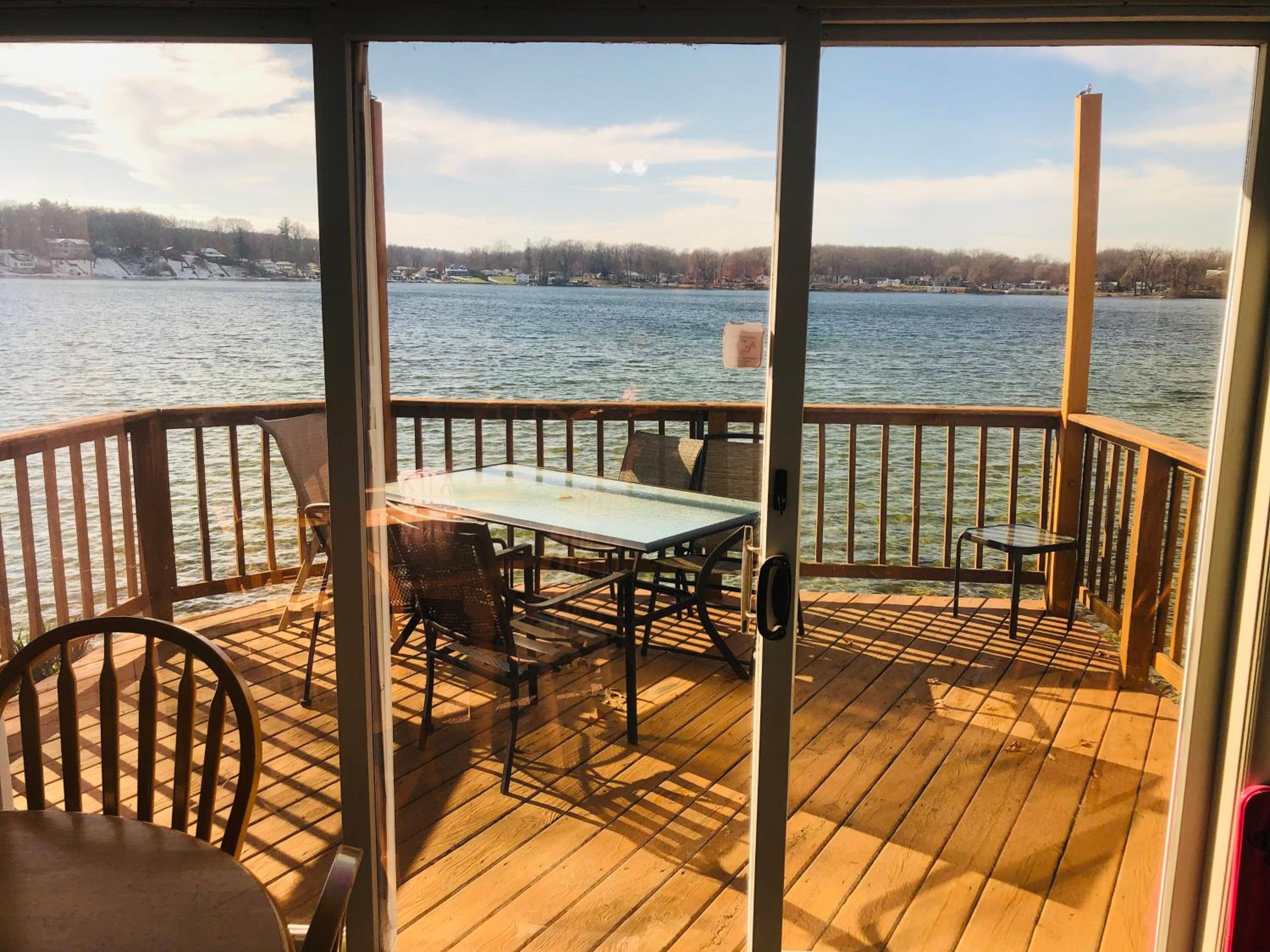 The Wellington Lake Cottage