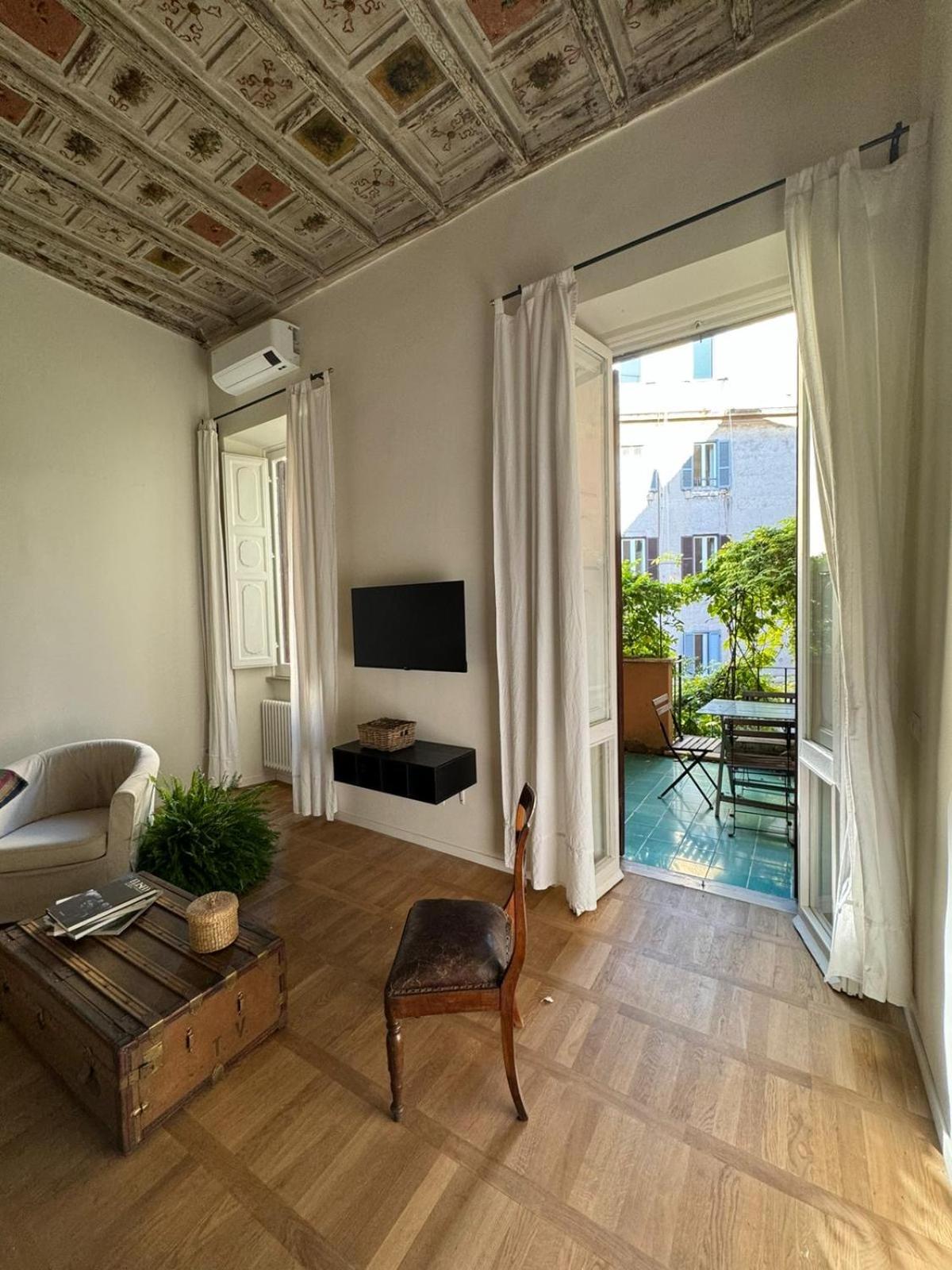 Rome Center, luxury & history in Via Monserrato