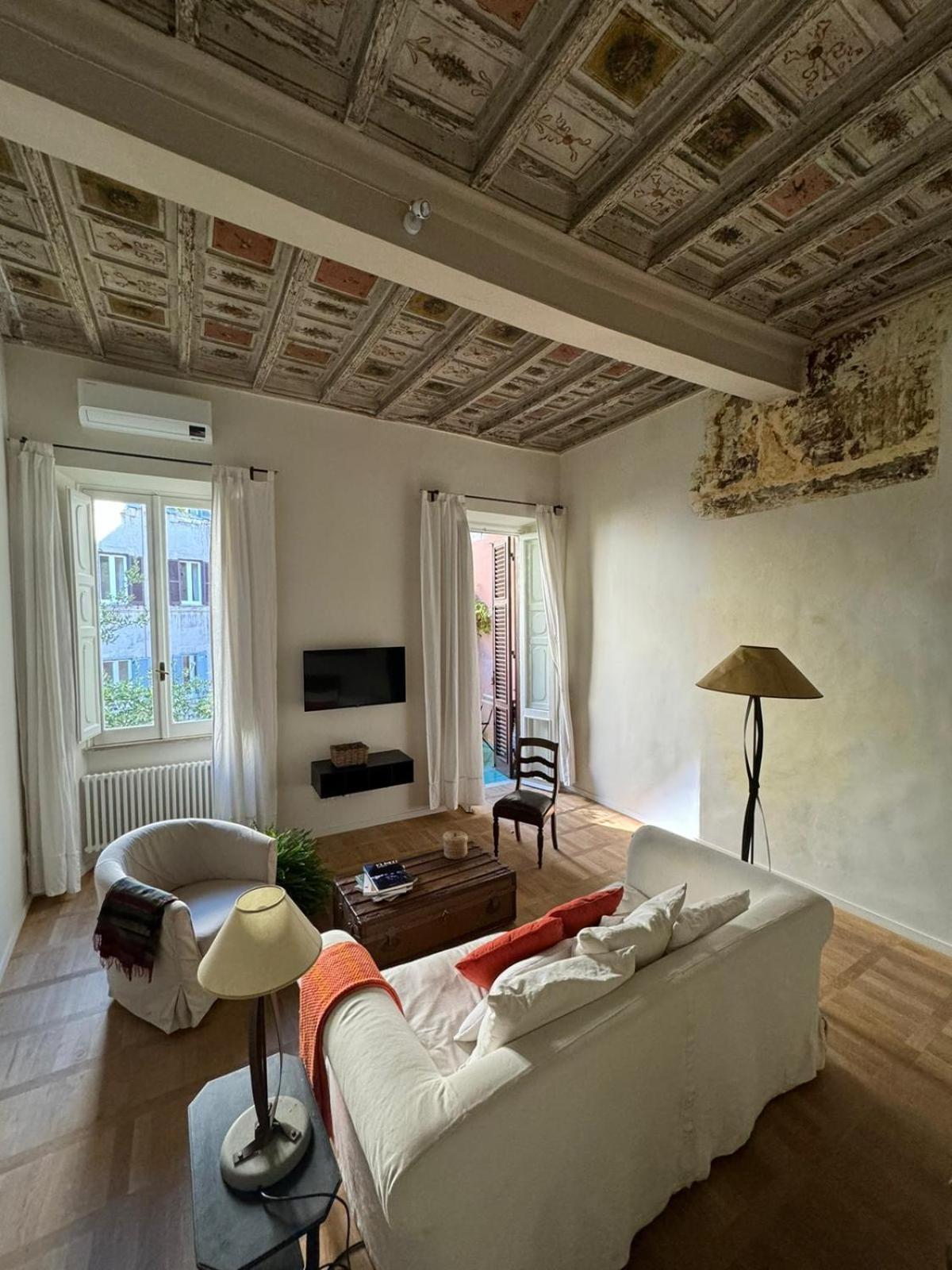Rome Center, luxury & history in Via Monserrato