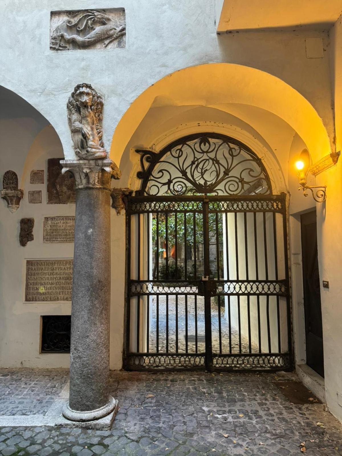 Rome Center, luxury & history in Via Monserrato