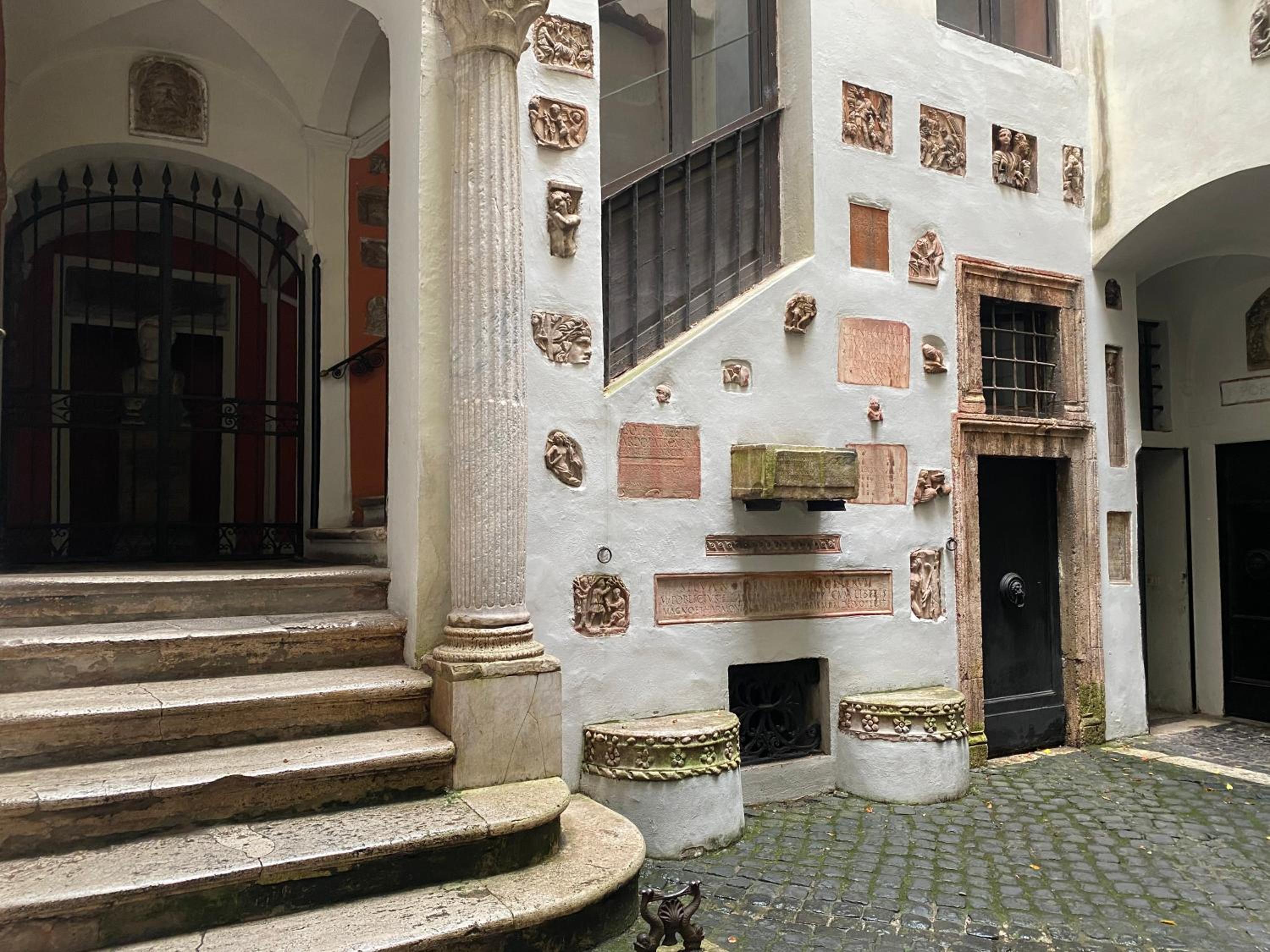 Rome Center, luxury & history in Via Monserrato