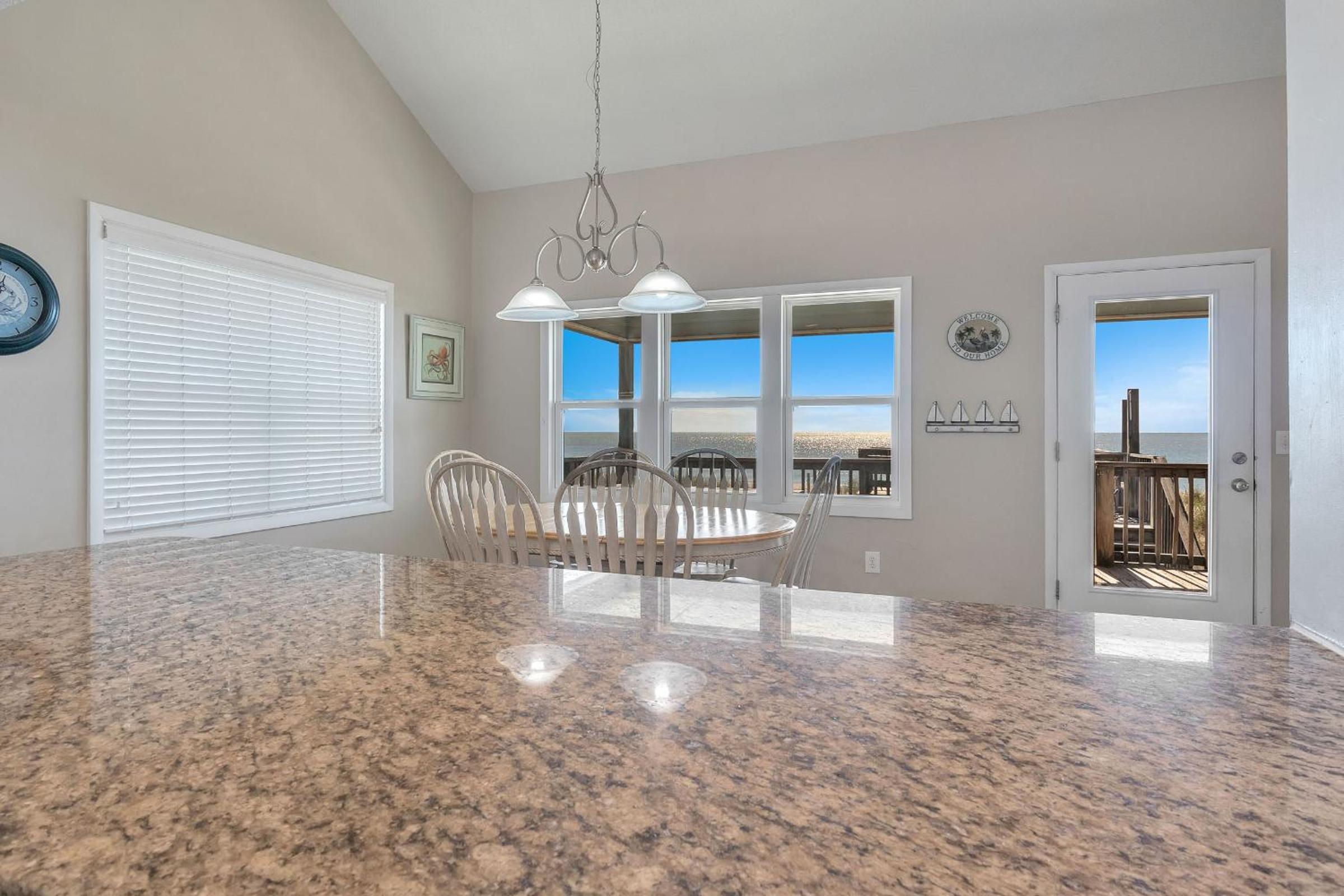 Front Row by Oak Island Accommodations view 2