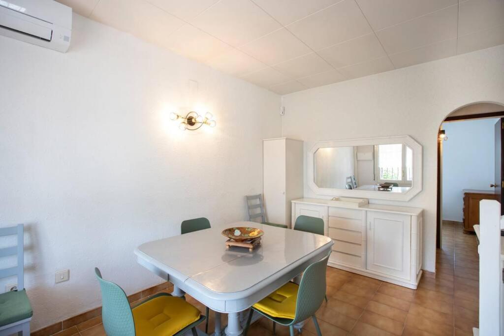 Casita en Empuriabrava con jardin AV-17