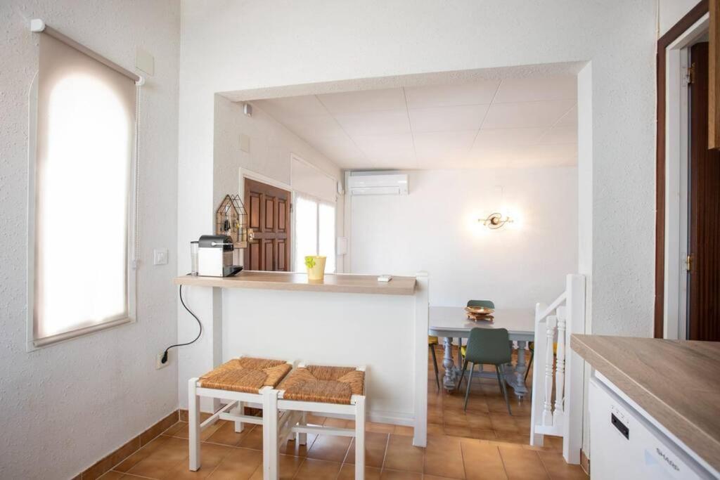 Casita en Empuriabrava con jardin AV-17