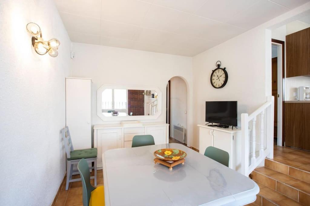 Casita en Empuriabrava con jardin AV-17