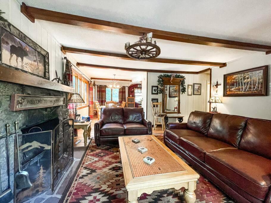 Mountainside Cabin / peaceful / near hiking trails view 5