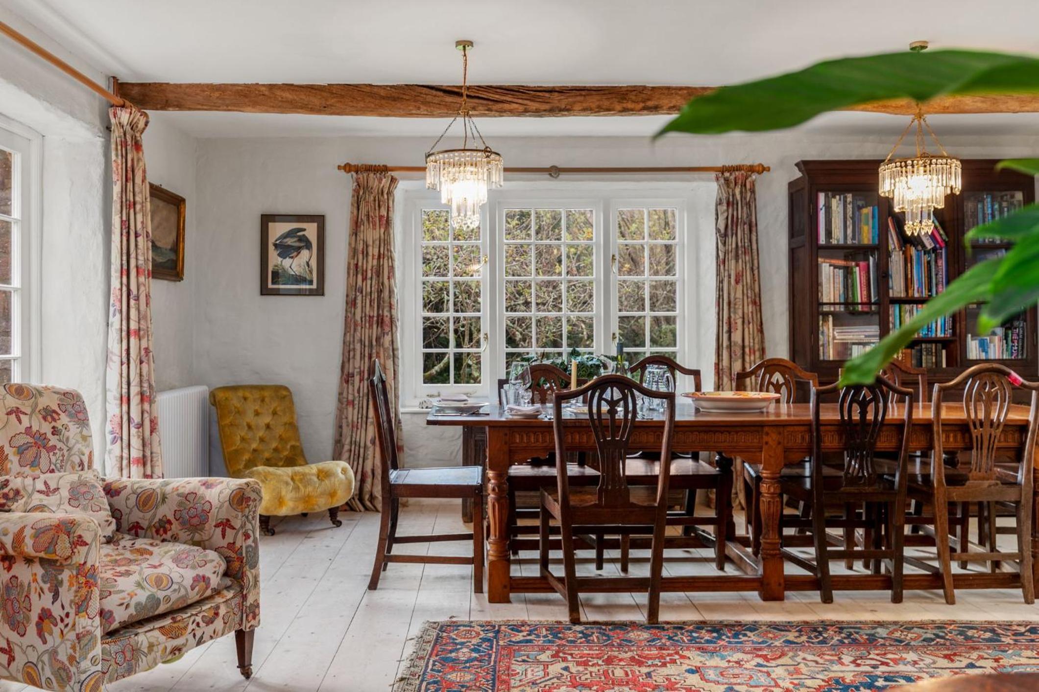 Middlelands - A stunning country house with beautiful gardens in rural Pembrokeshire yet close to coast