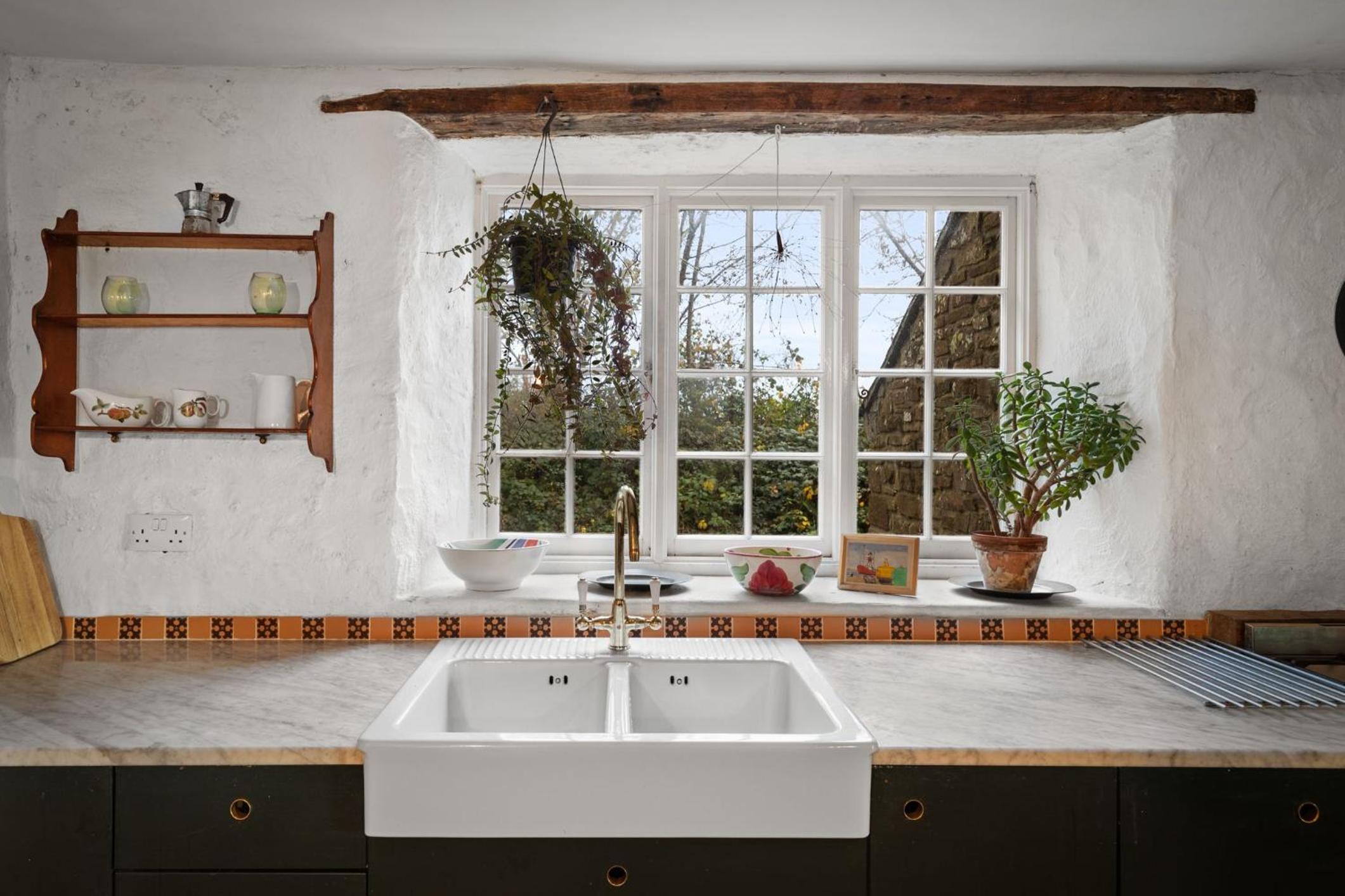 Middlelands - A stunning country house with beautiful gardens in rural Pembrokeshire yet close to coast