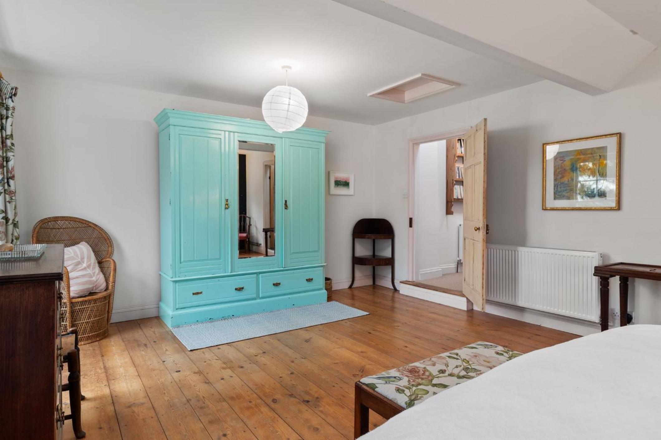 Middlelands - A stunning country house with beautiful gardens in rural Pembrokeshire yet close to coast
