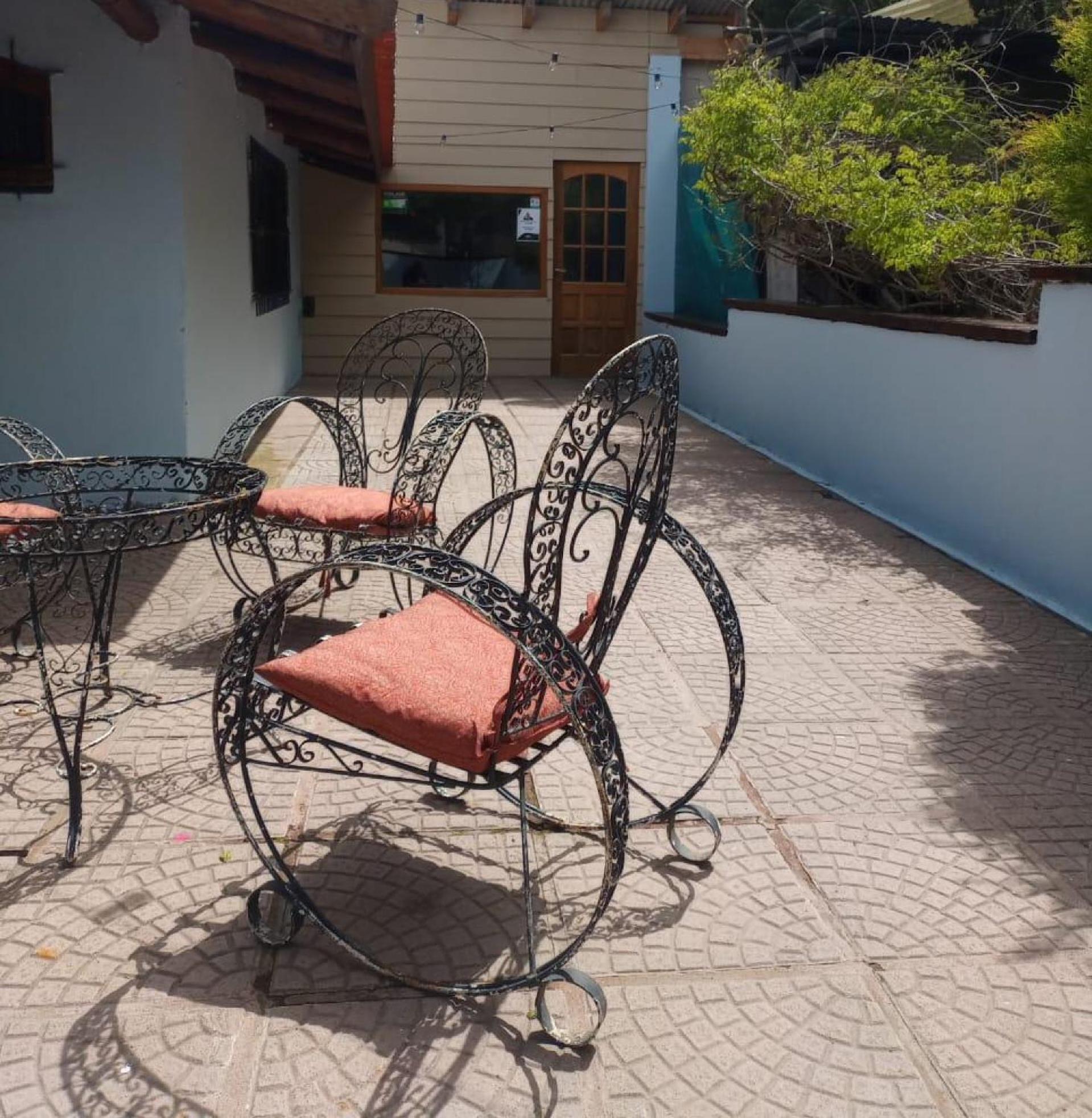 Cuatro Cerros Hostel