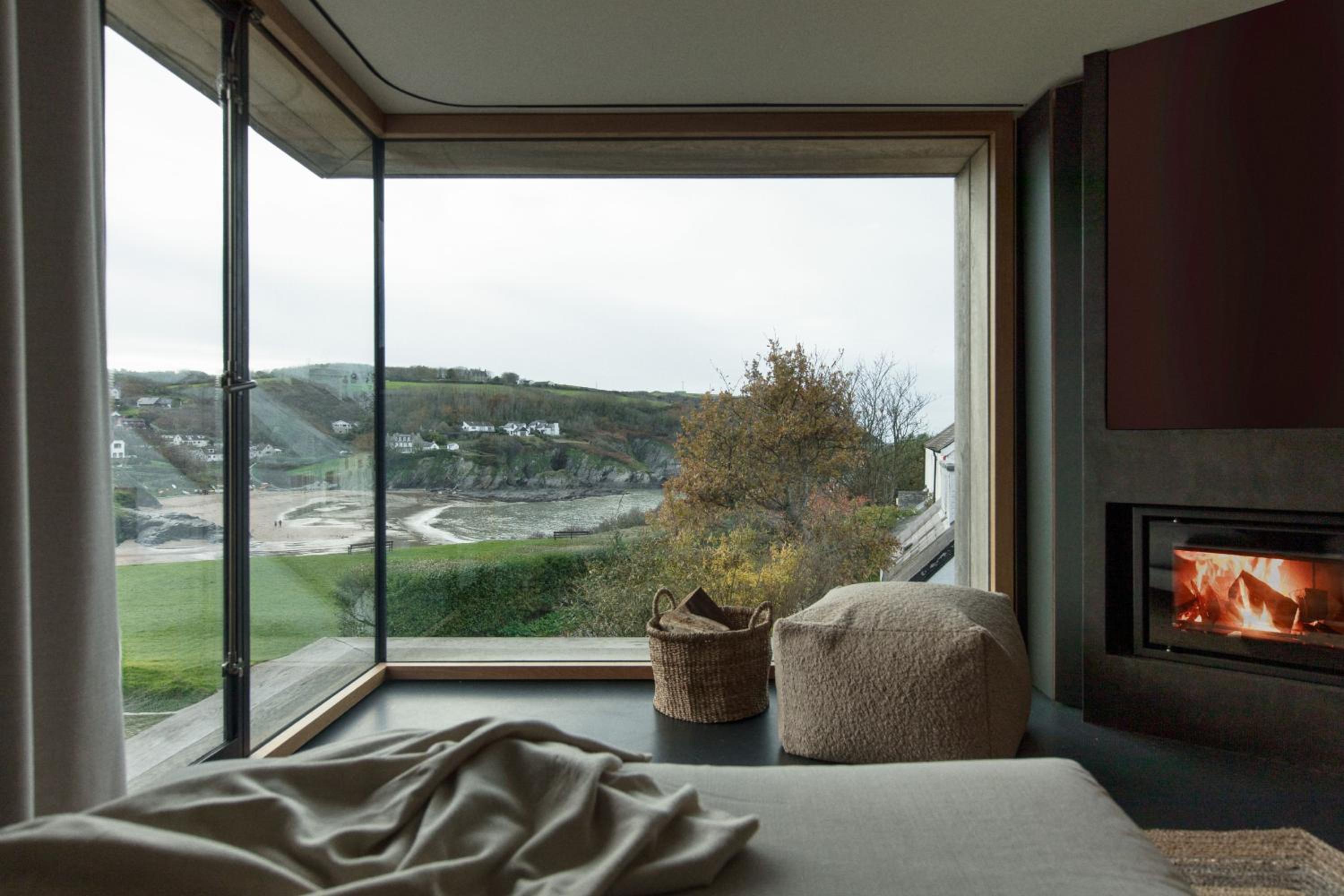 Edge House