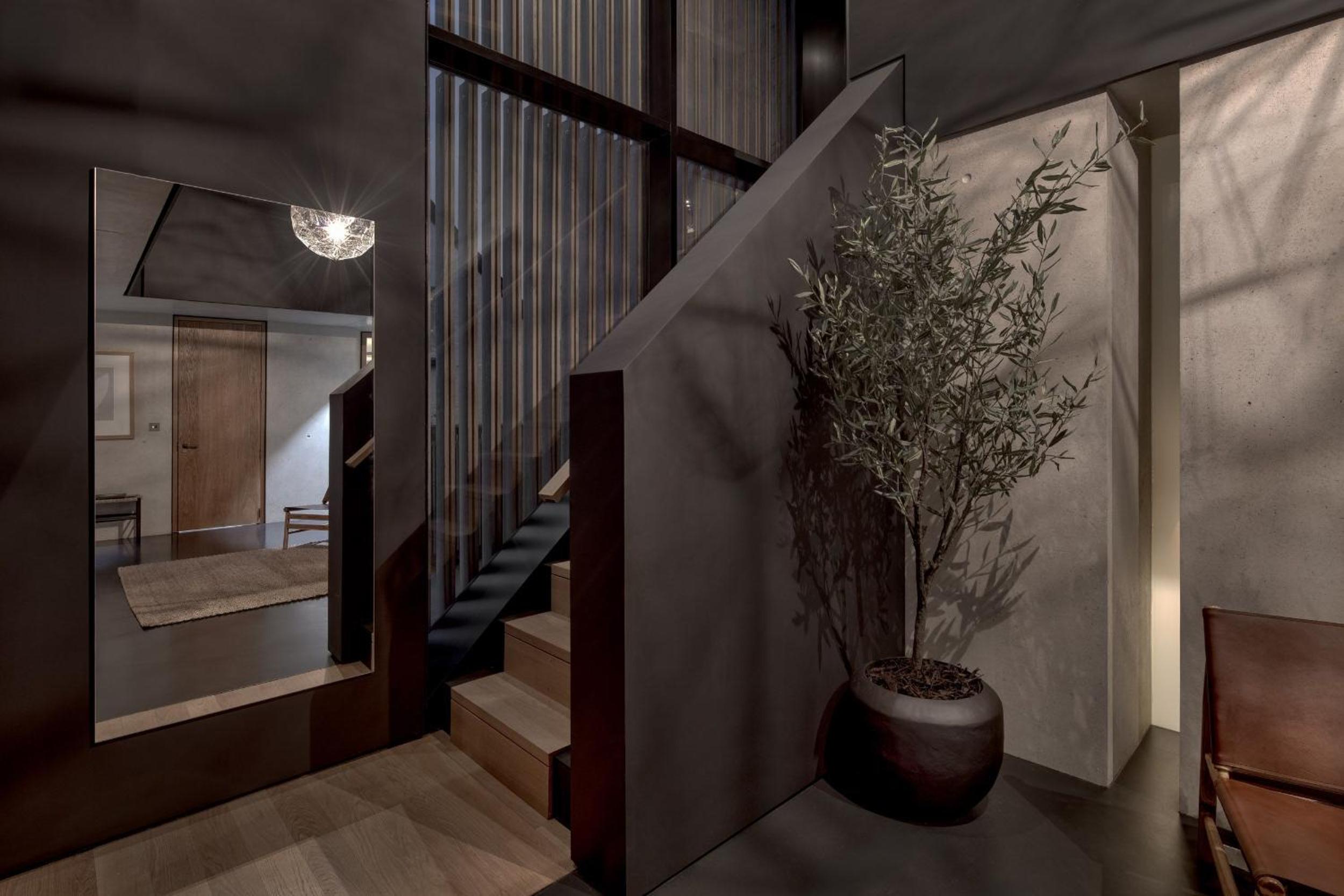 Edge House