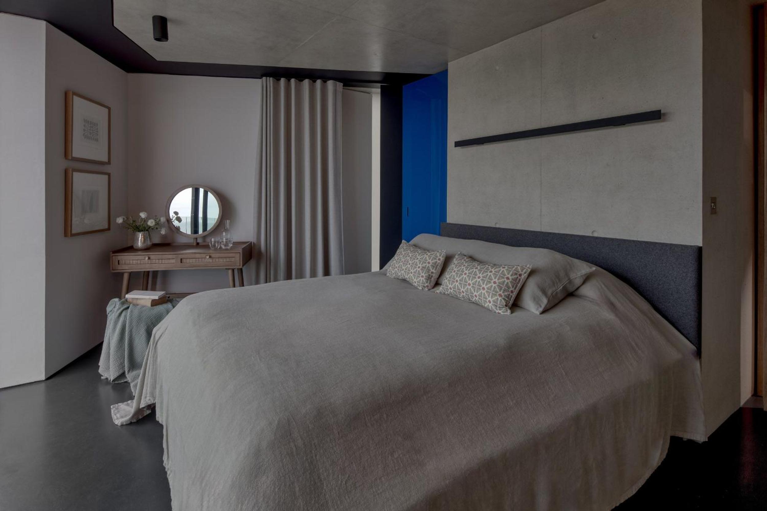 Edge House