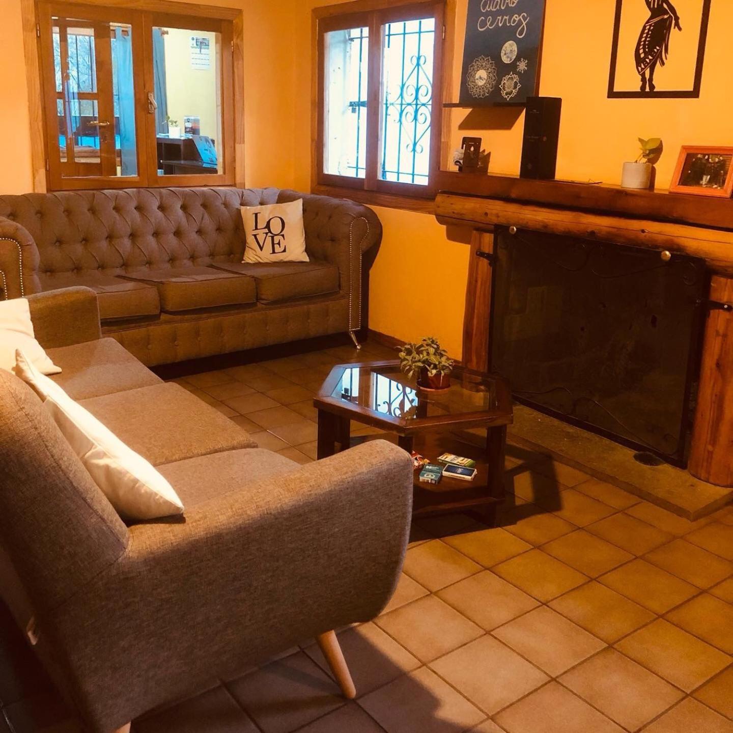 Cuatro Cerros Hostel