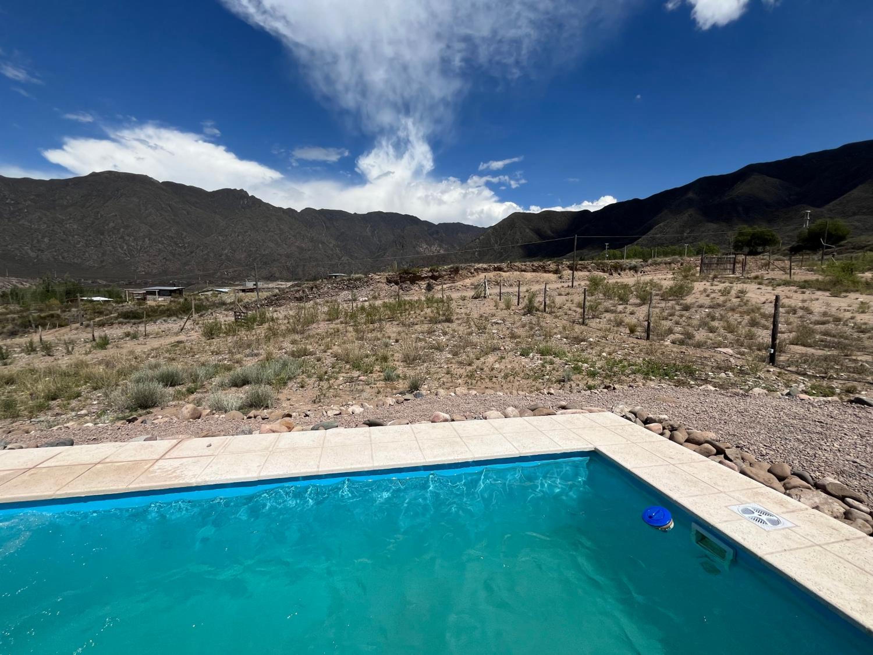 Wabi sabi, casita de montaña con pileta