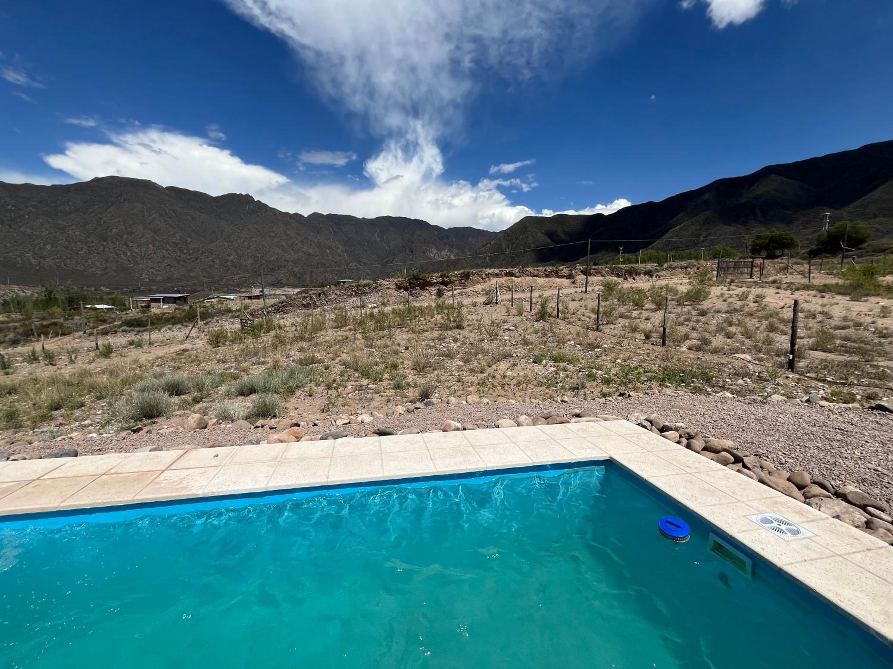 Wabi sabi, casita de montaña con pileta