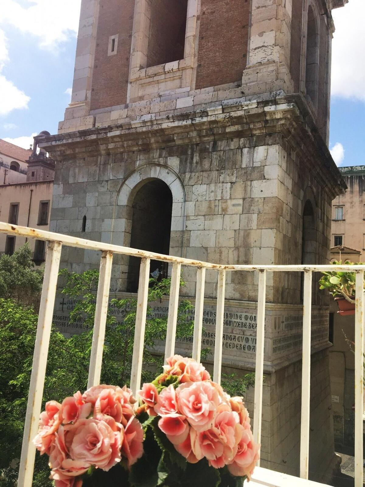 MARIA ROSARIA A SANTA CHIARA Spaccanapoli