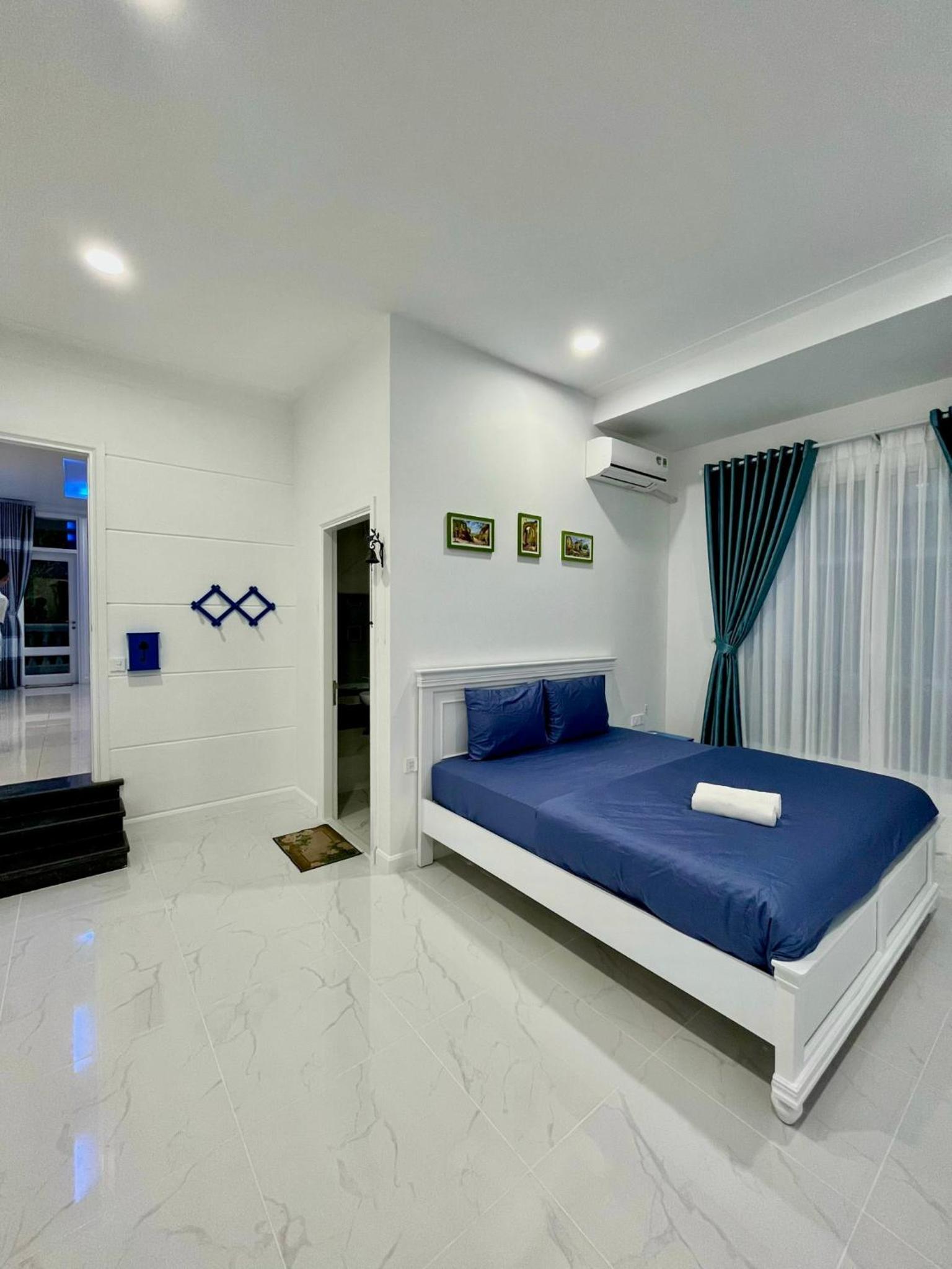 Villa Near the Beach 5 Bedrooms pe24