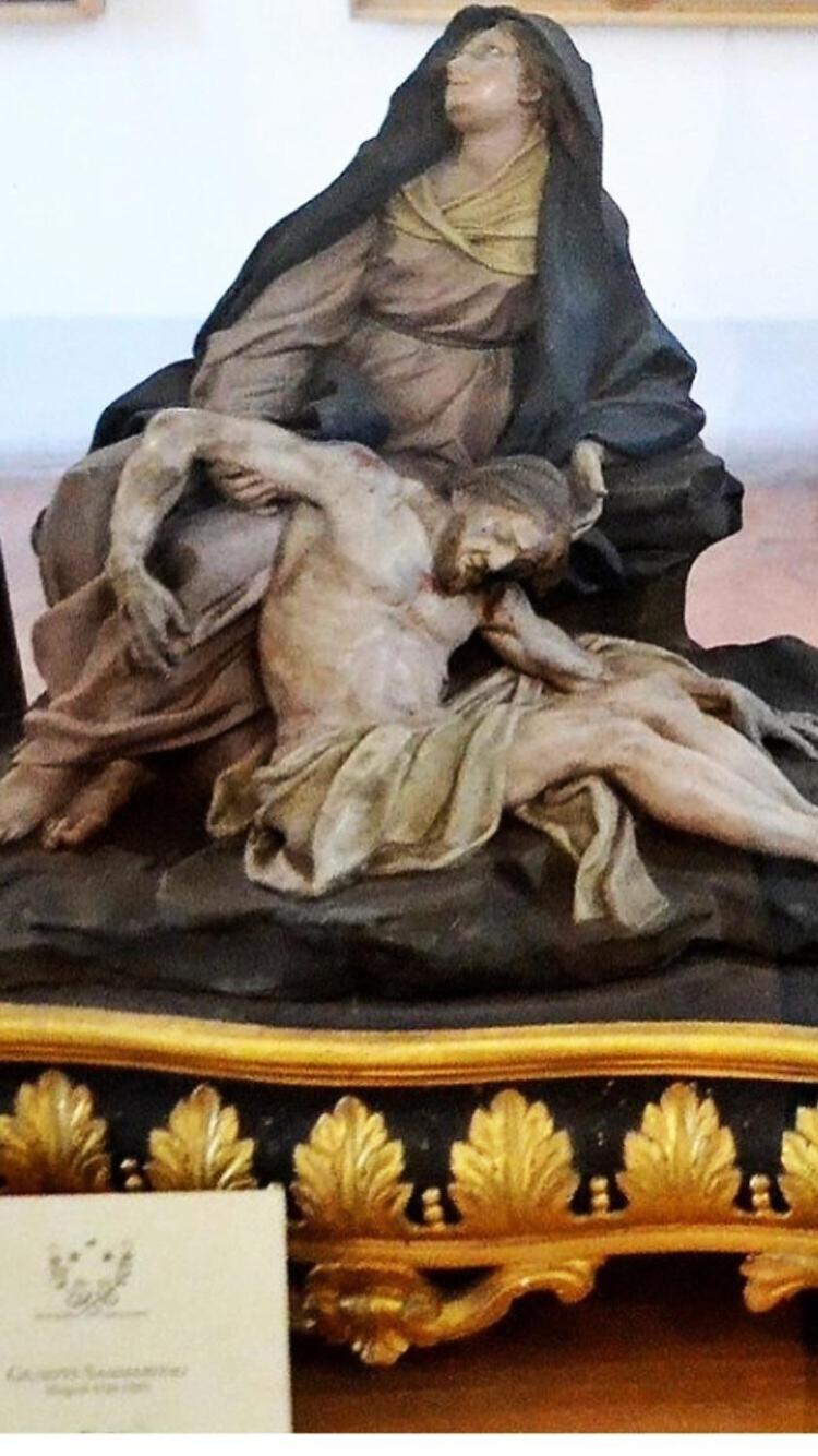 MARIA ROSARIA A SANTA CHIARA Spaccanapoli