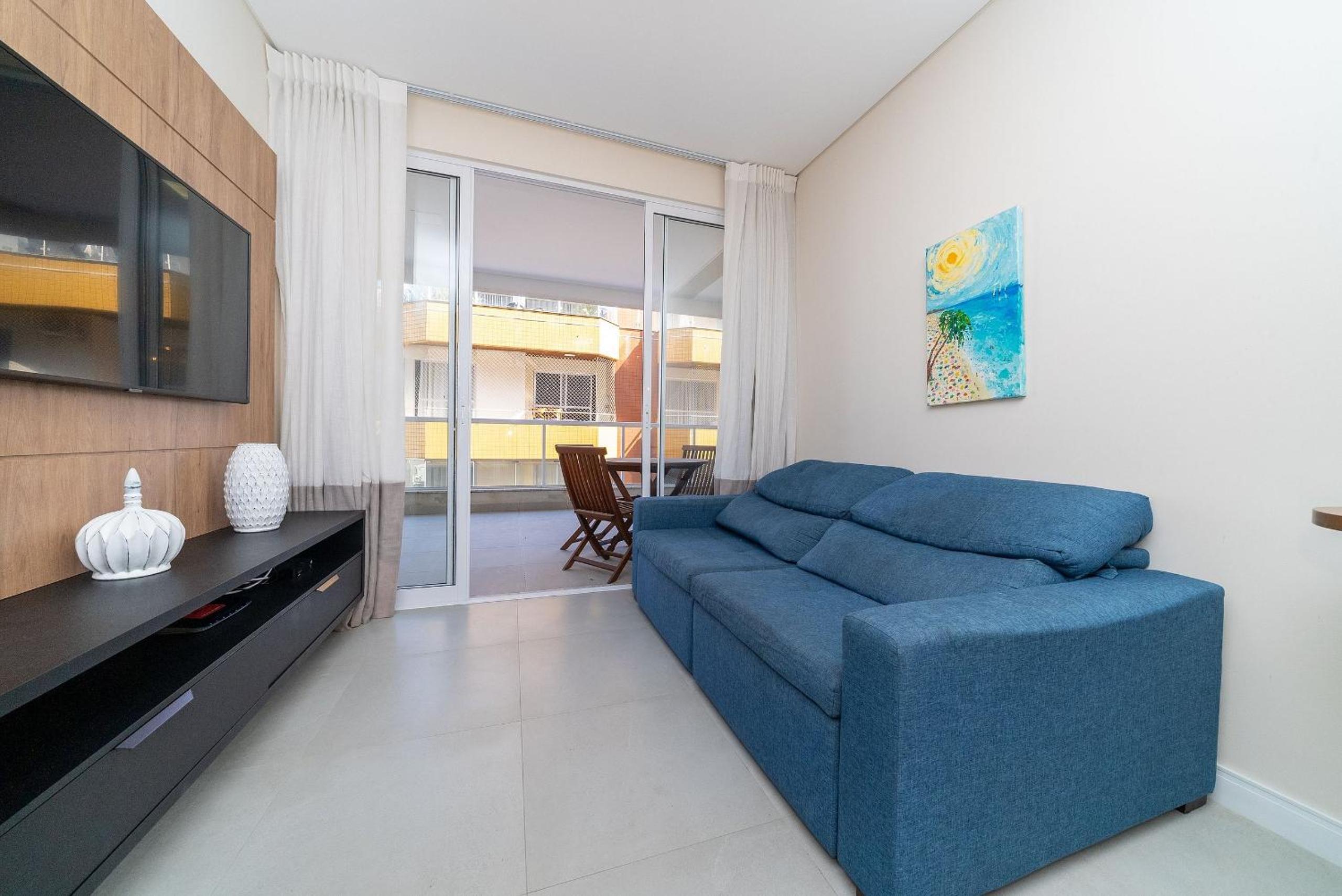 195 - Apartamento com 2 dormitórios a 50m da praia de Mariscal