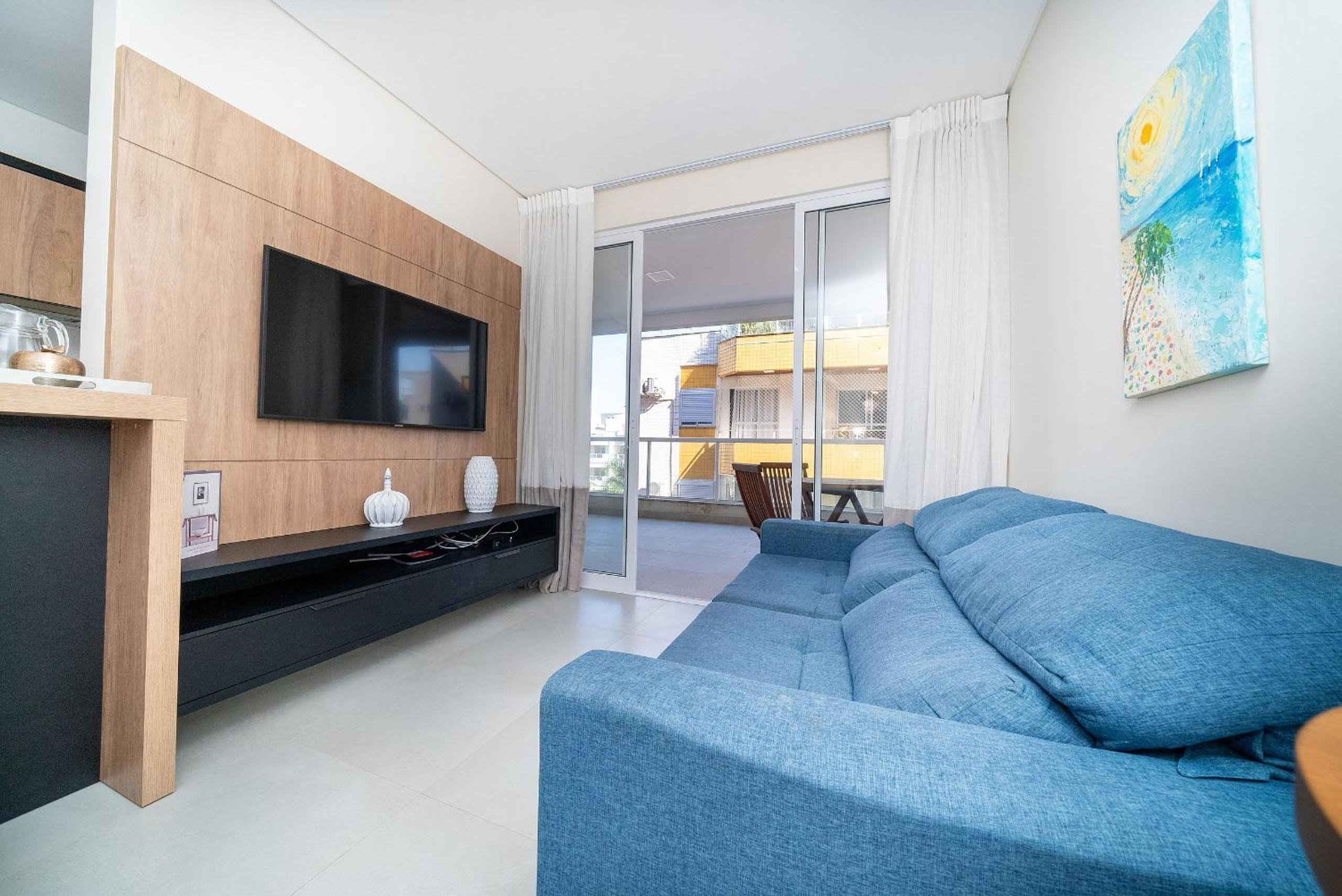 195 - Apartamento com 2 dormitórios a 50m da praia de Mariscal