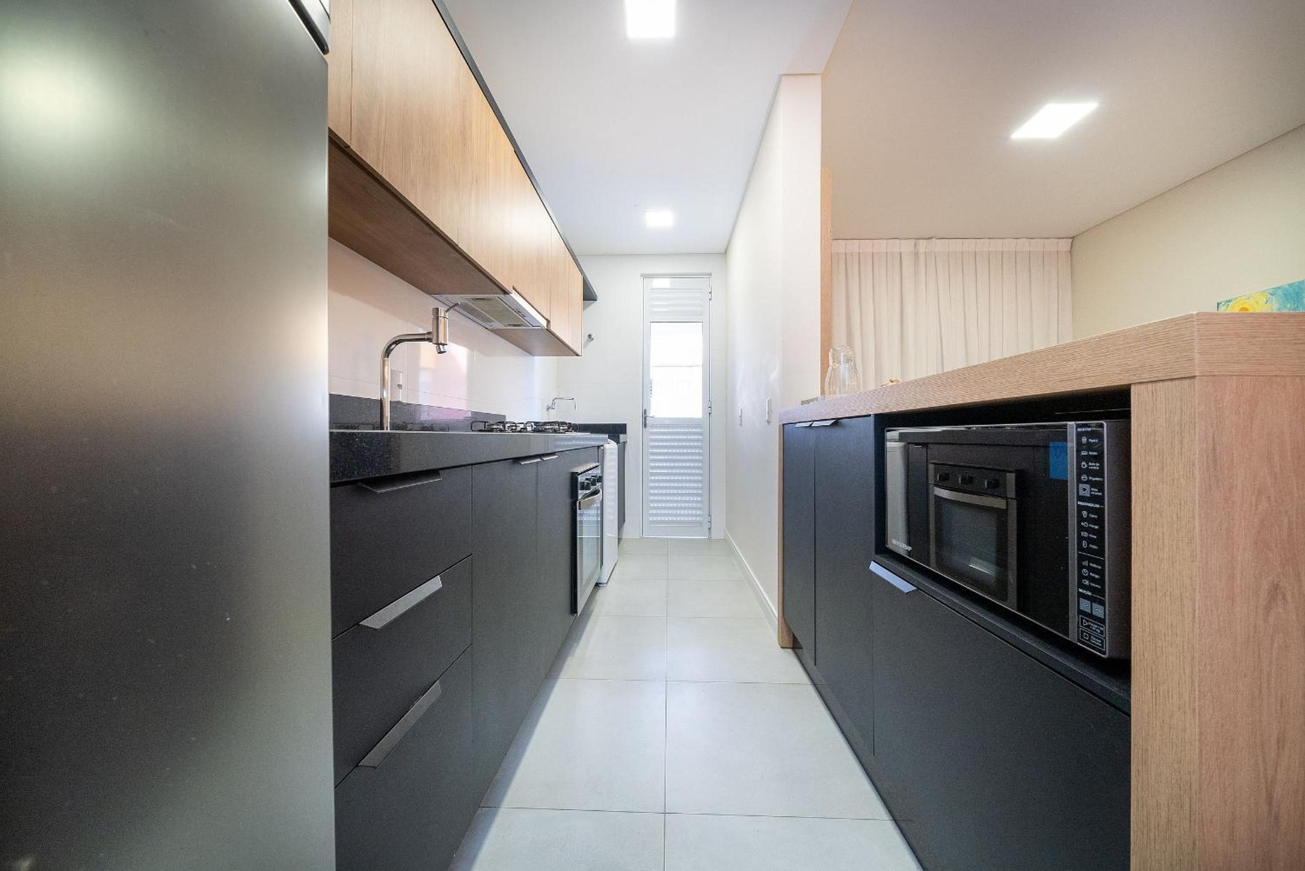 195 - Apartamento com 2 dormitórios a 50m da praia de Mariscal