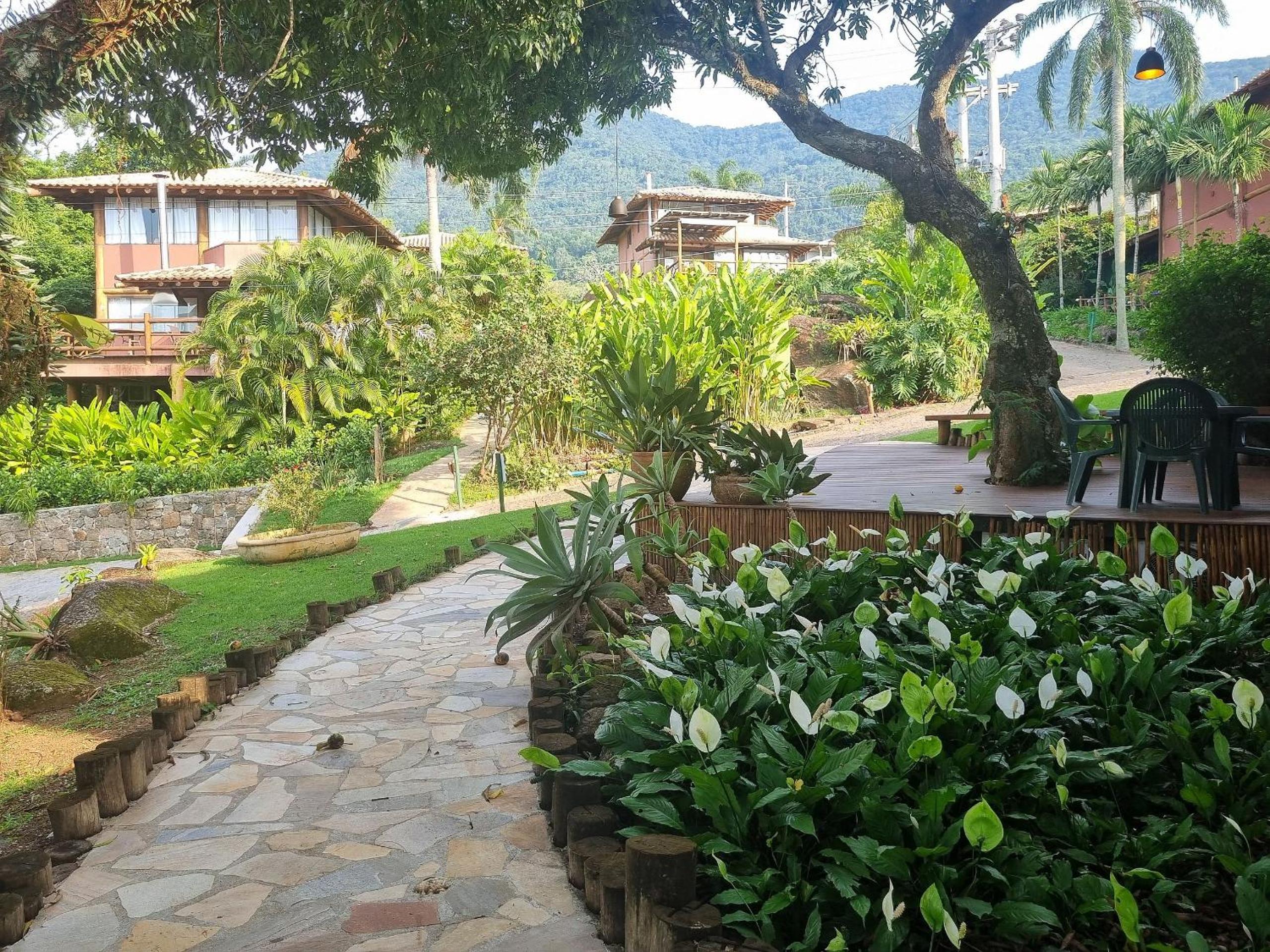 House in a condominium with leisure near the beach