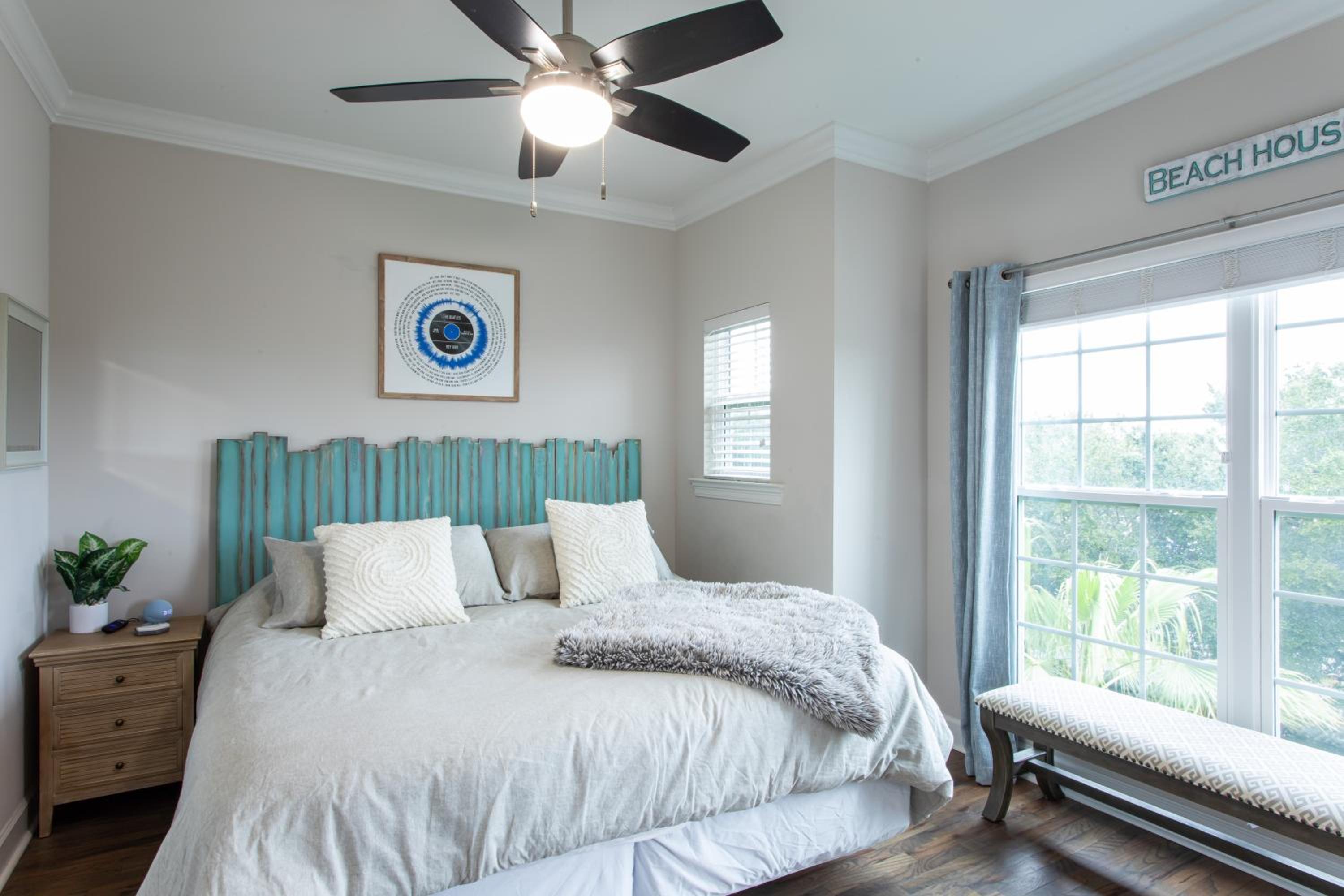 Lux Beatles themed beach home, 5 min WALK to Beach + Golf Cart, Dog Friendly! view 5