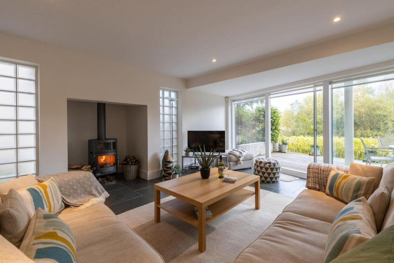 Yew Tree Lodge CW85 HOT TUB Lakeside Spa Property view 3