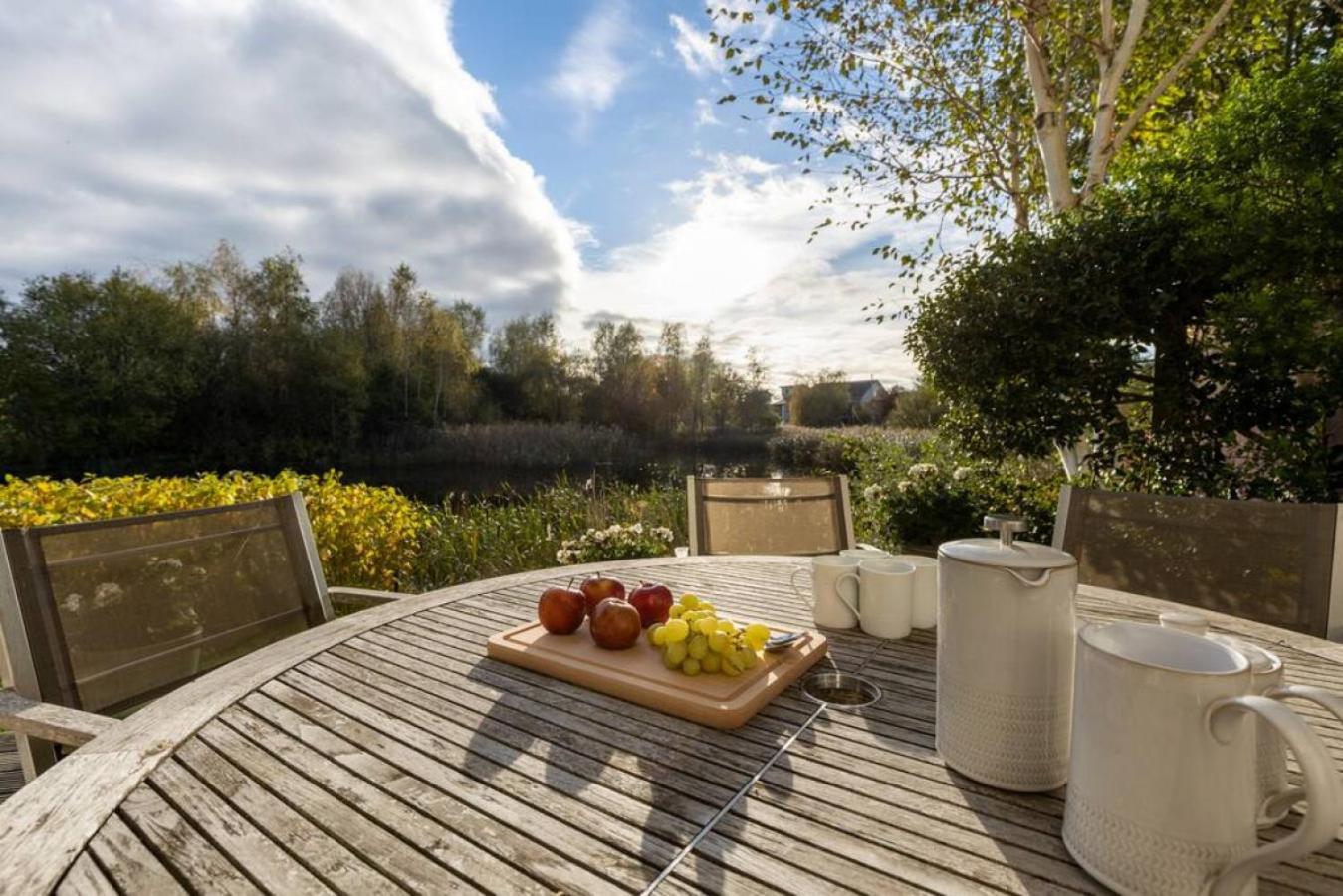 Yew Tree Lodge CW85 HOT TUB Lakeside Spa Property view 4