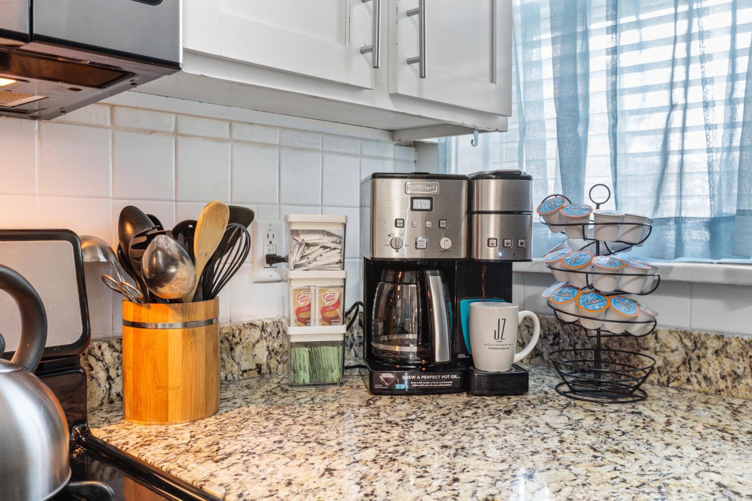 Forest Park Oasis | JZ Vacation Rentals view 2