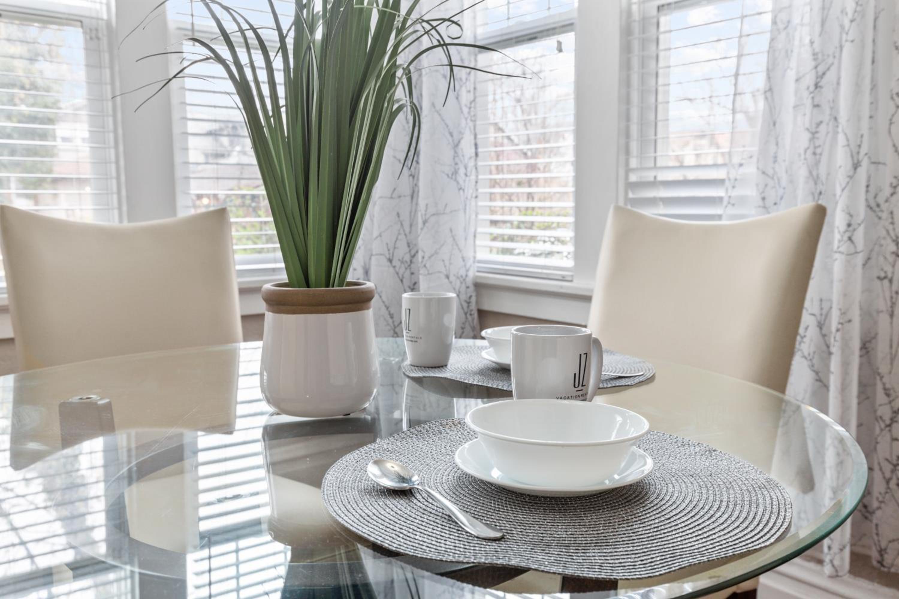 Forest Park Oasis | JZ Vacation Rentals view 3