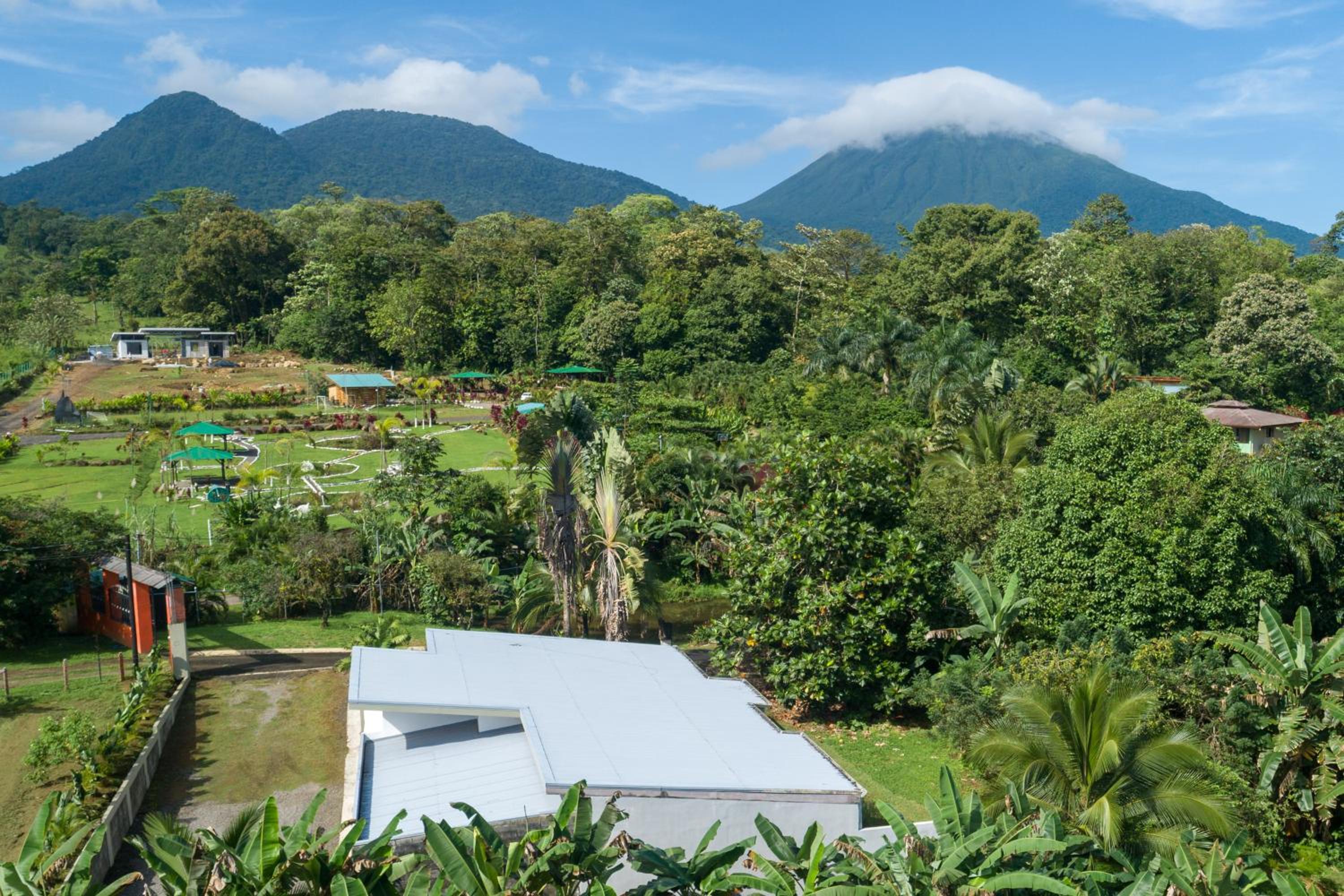 Arenal White Bliss Villa