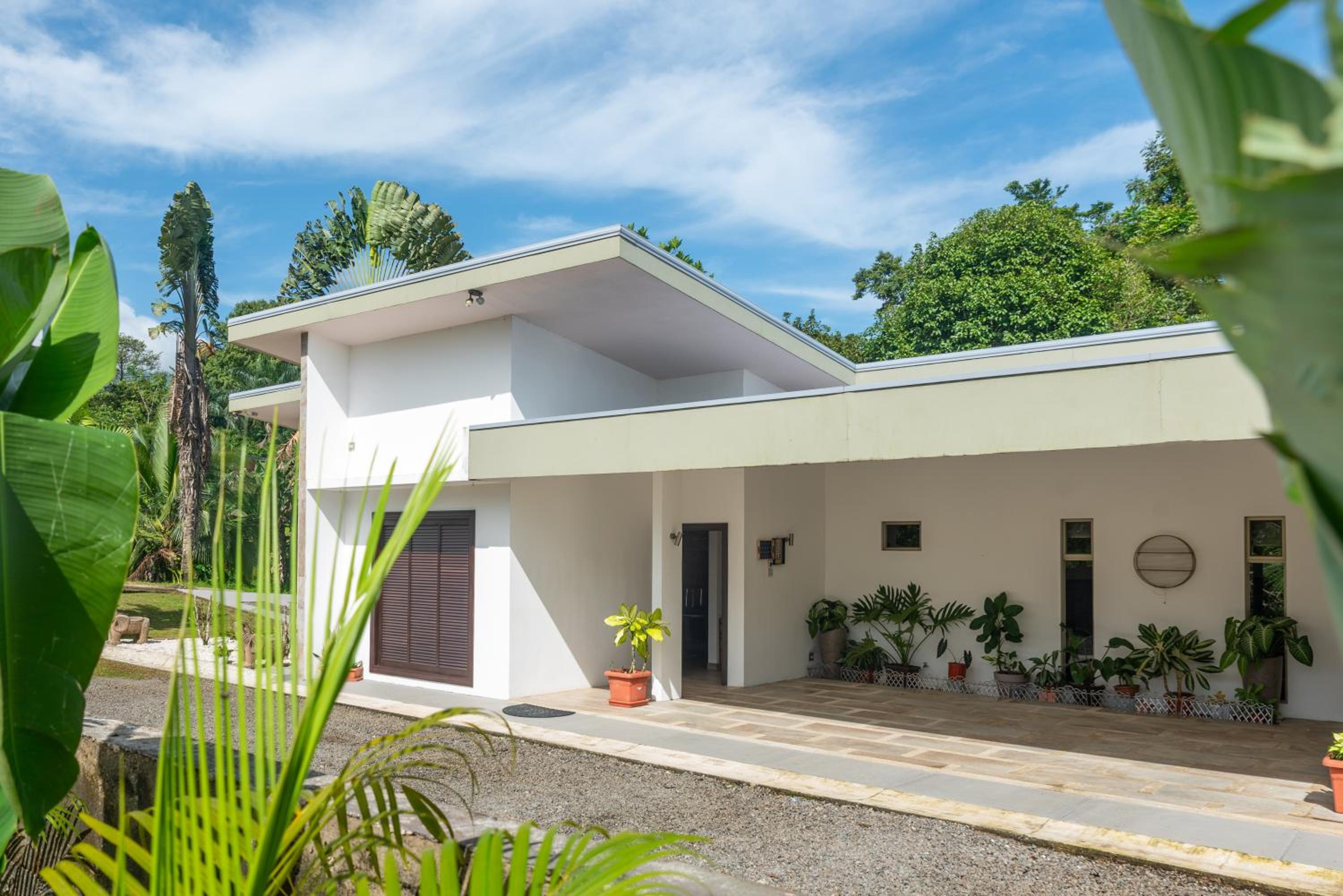 Arenal White Bliss Villa