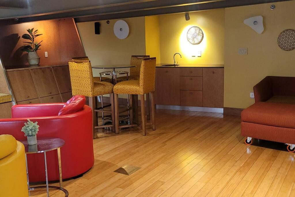 lounge