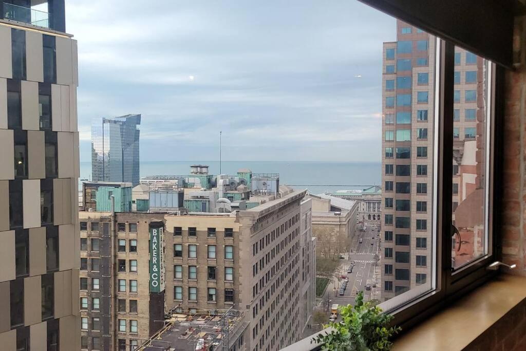1600 KCM Penthouse Apartment view 3