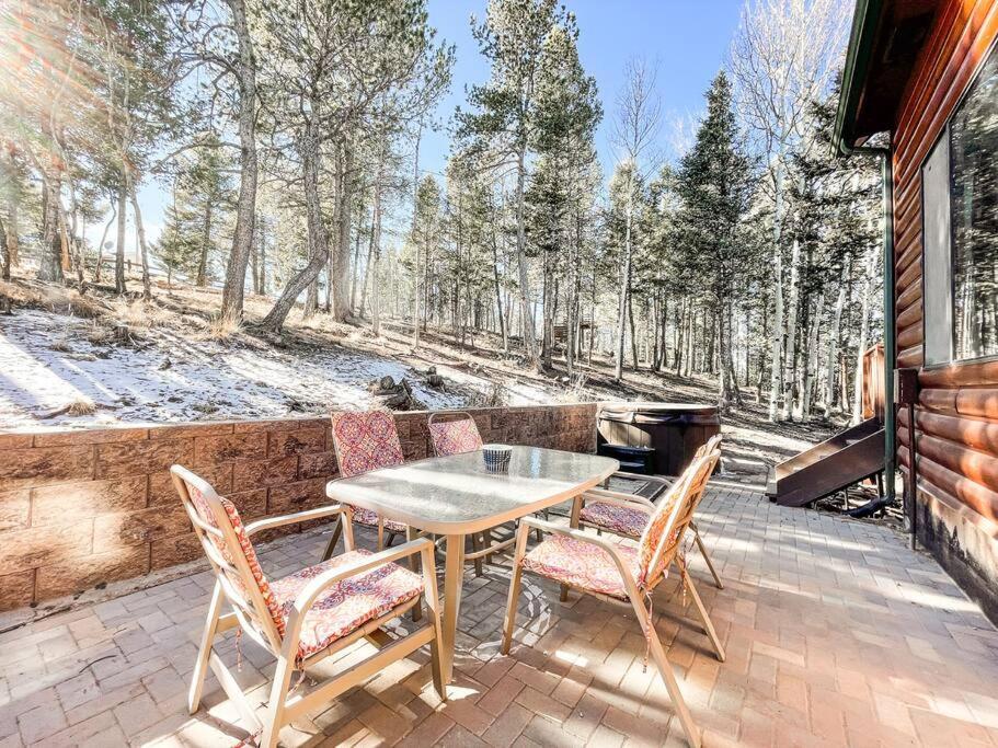 Trail's End Mountain Escape w/ HOT TUB! view 4