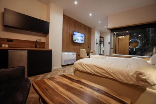 B.G Luxury Suites photo 2