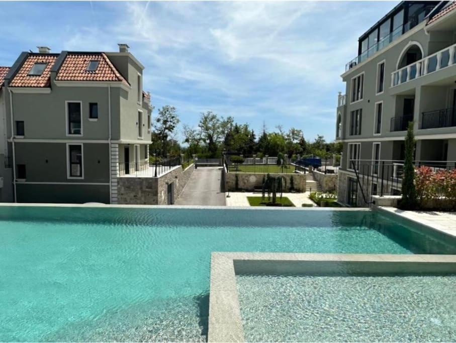 LUXURY APARTMENT in Mediterranea VARNA Complex, sea view and Infinity pool