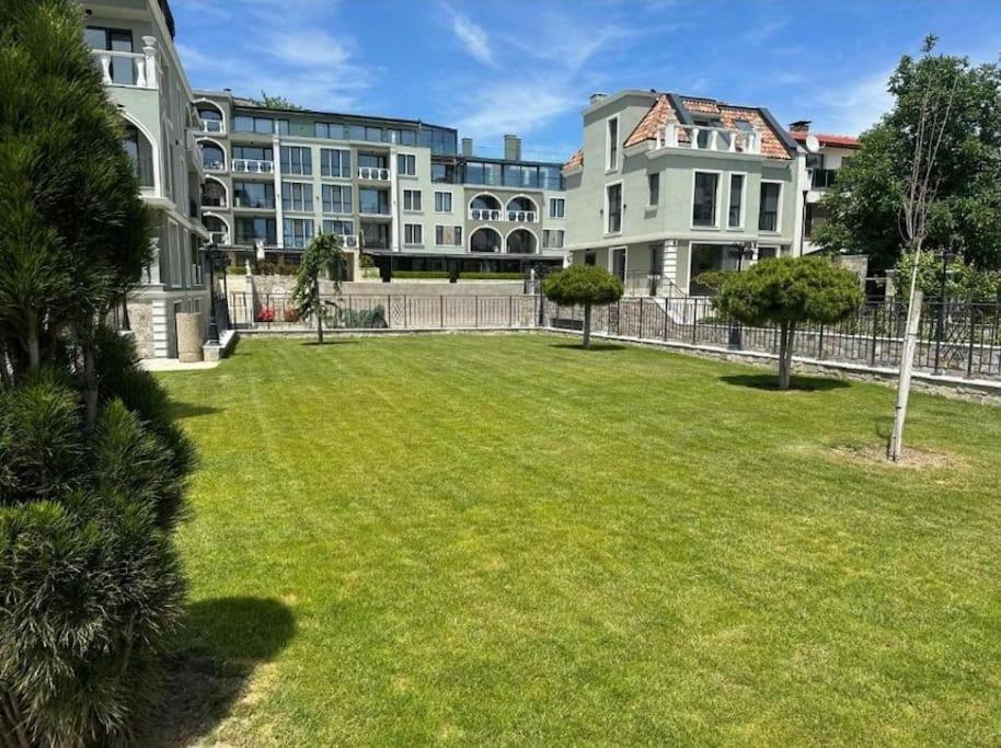 LUXURY APARTMENT in Mediterranea VARNA Complex, sea view and Infinity pool