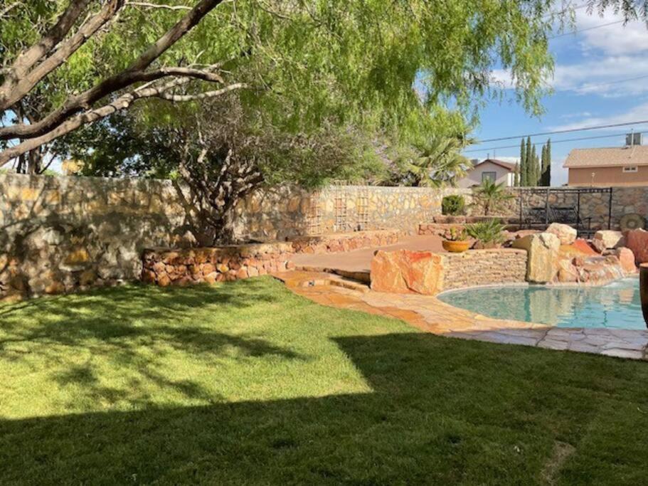 Amazing home with custom-built pool view 5