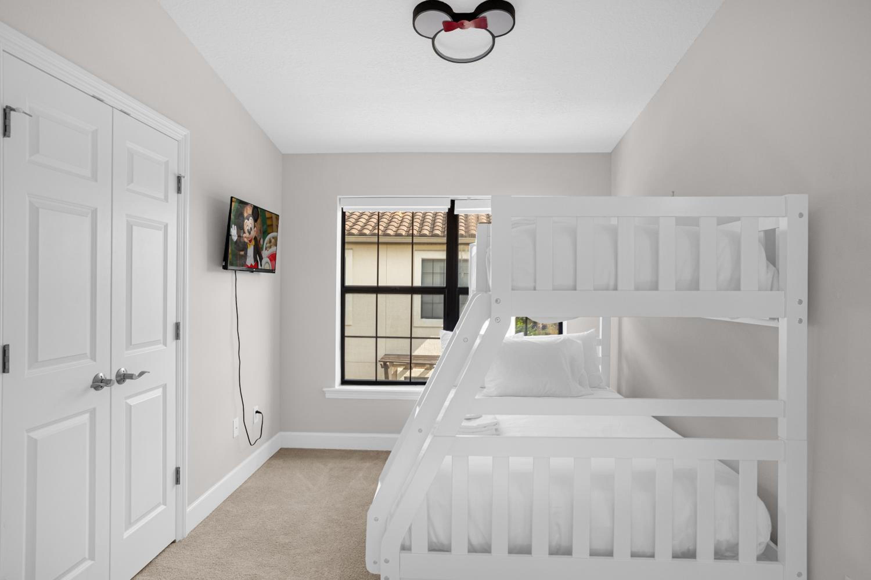 Luxurious Townhome - 5 minutes from Disney