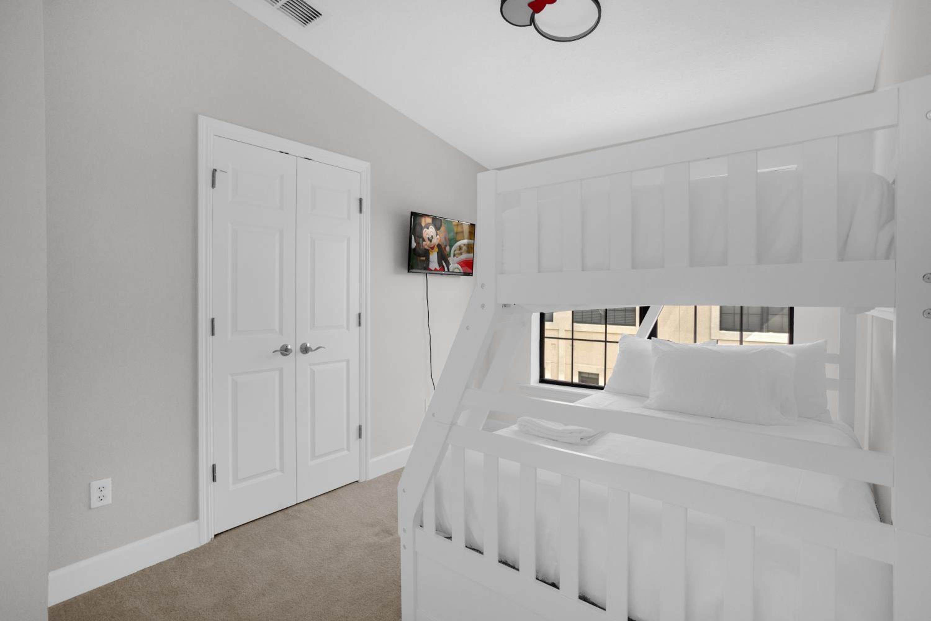Luxurious Townhome - 5 minutes from Disney