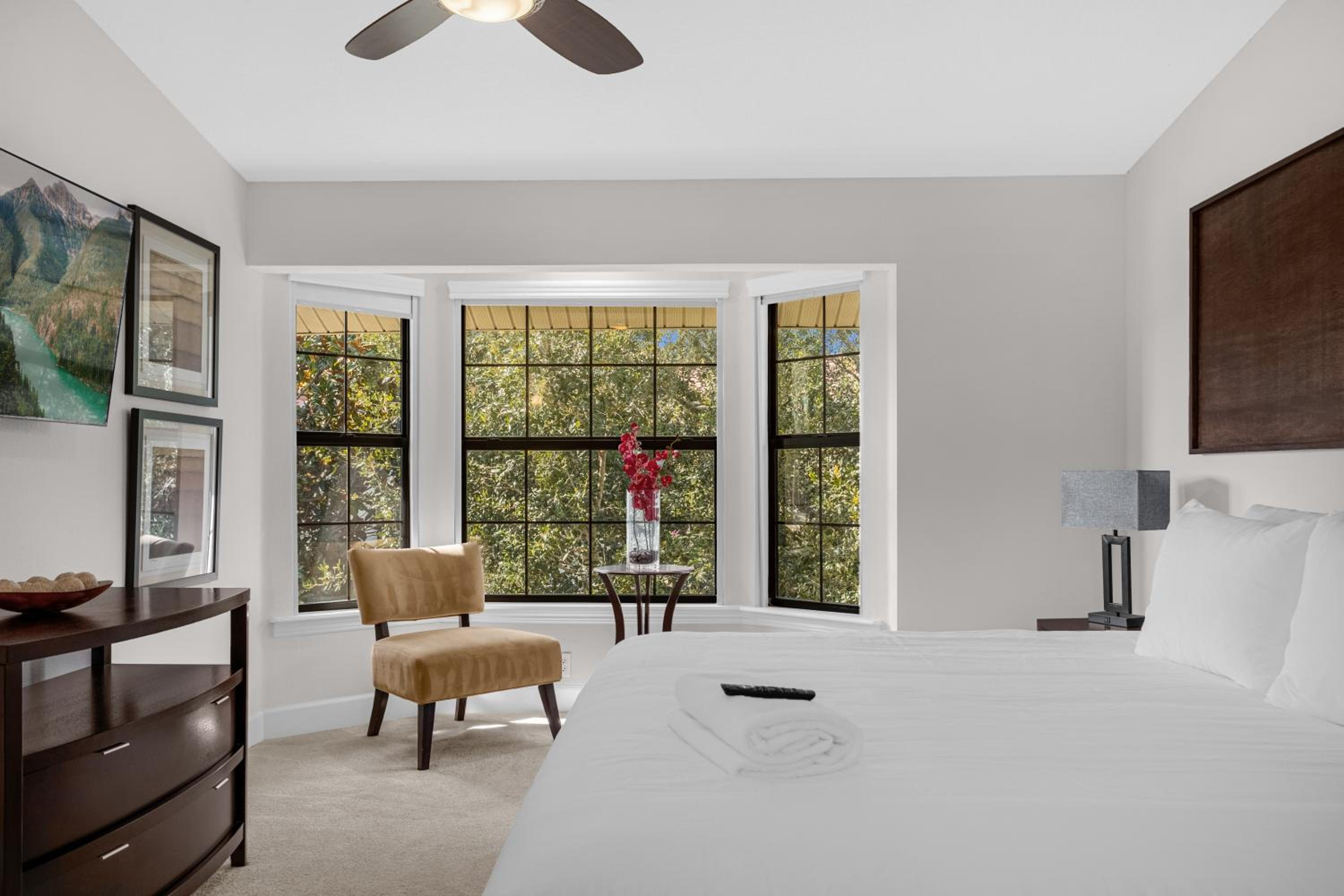 Luxurious Townhome - 5 minutes from Disney