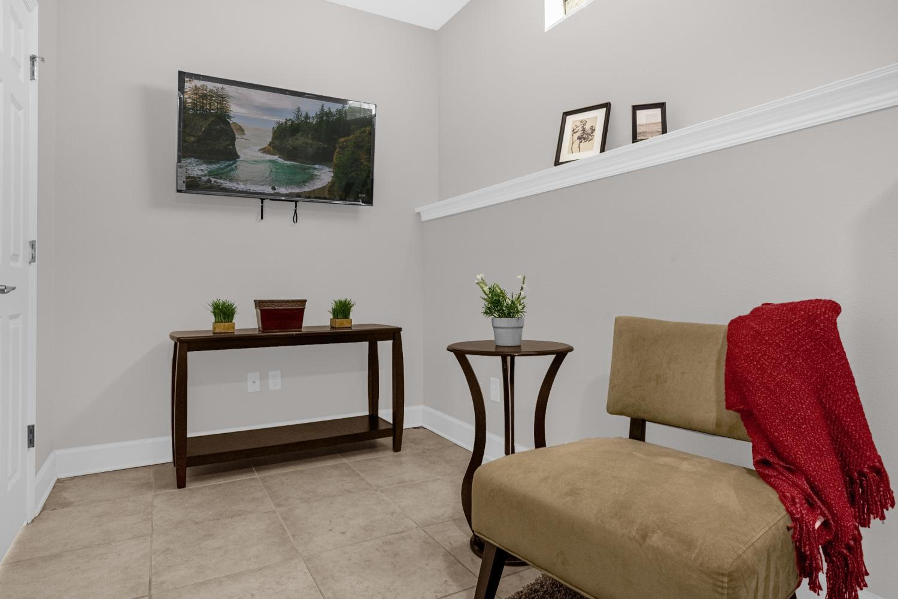 Luxurious Townhome - 5 minutes from Disney