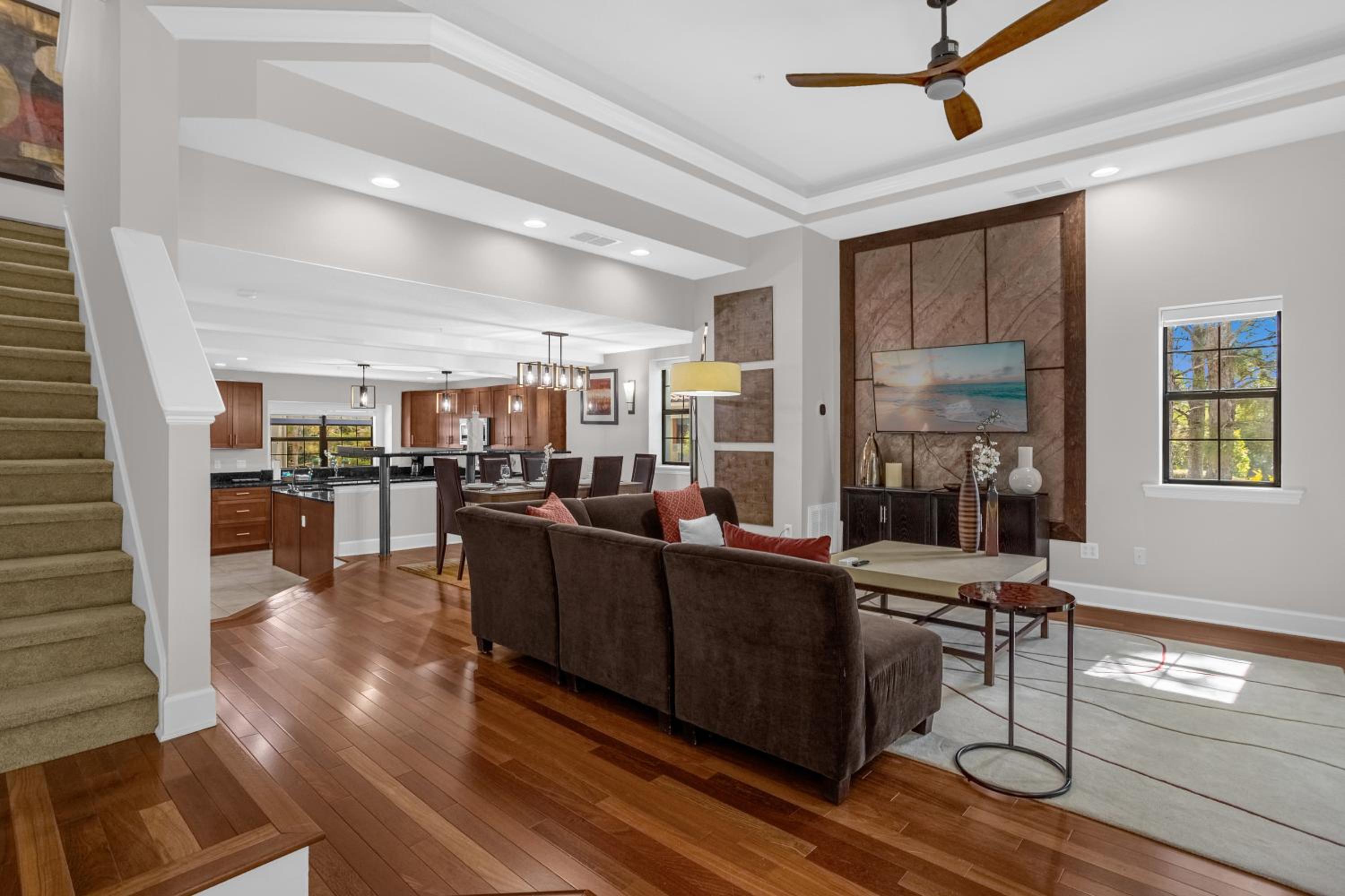 Luxurious Townhome - 5 minutes from Disney